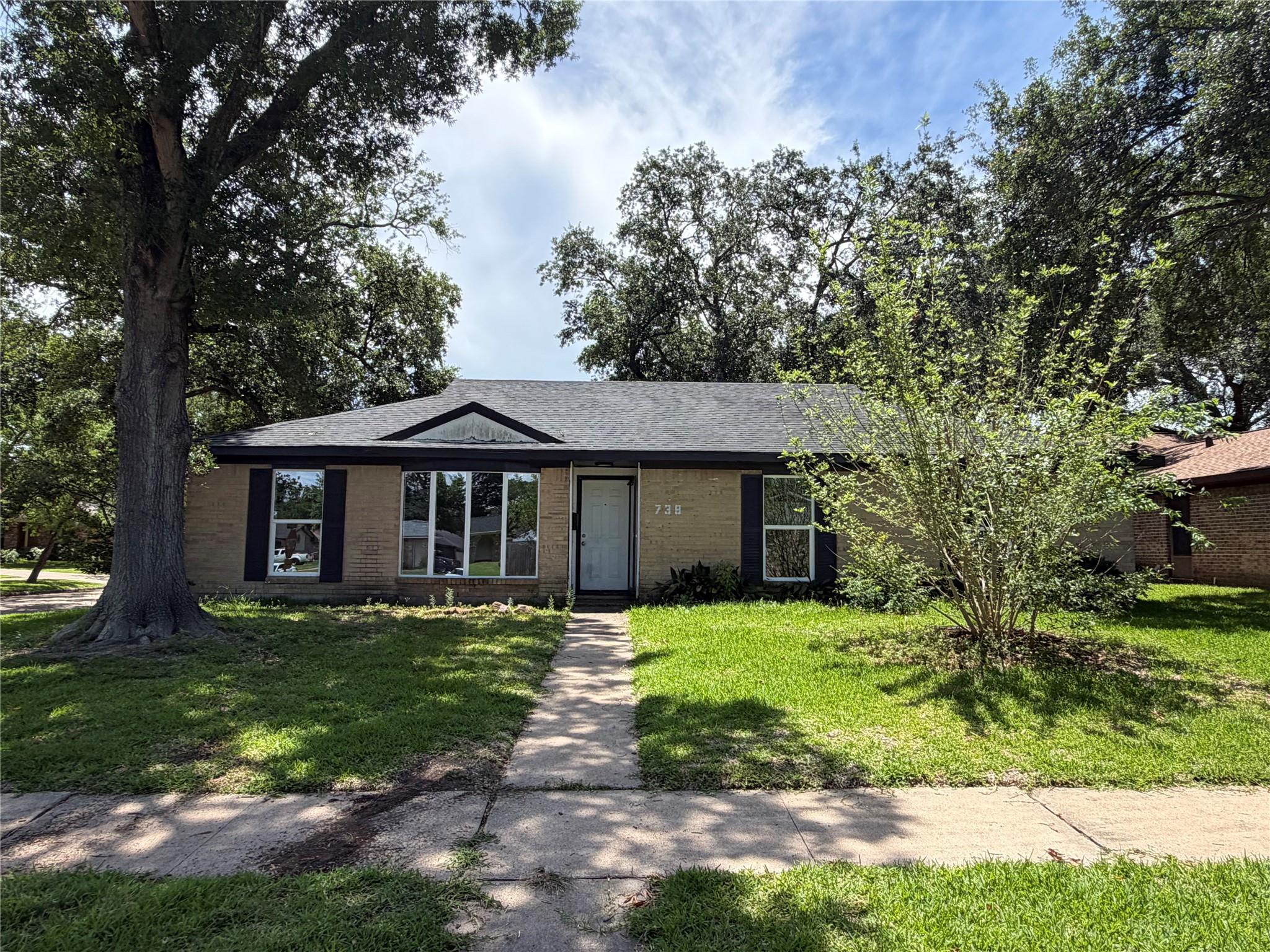 738 Beachcomber Lane — photo