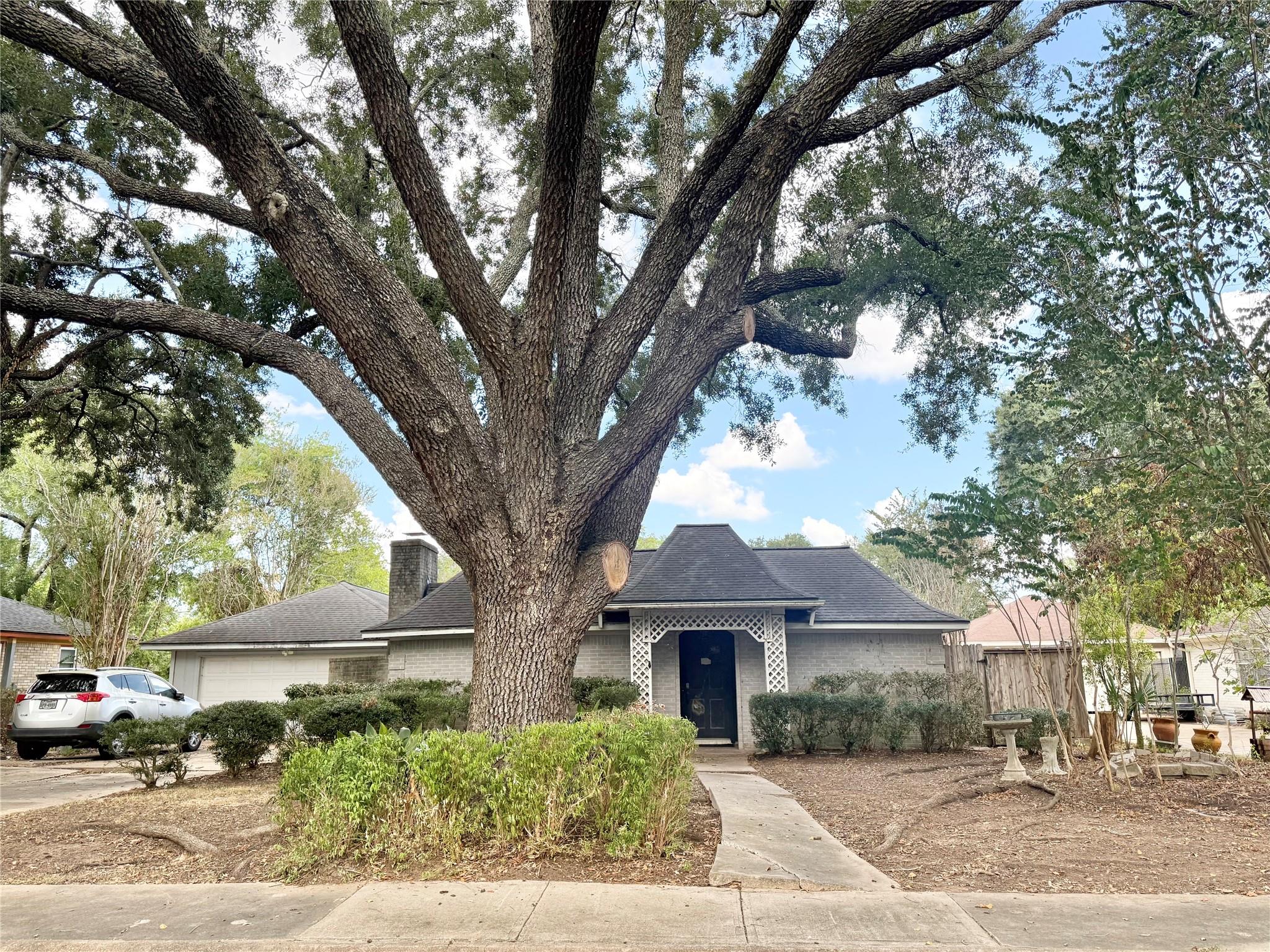 606 Fairway Drive — photo