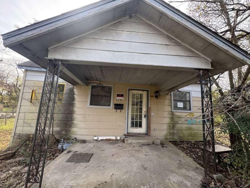 514 E 5th Street — photo