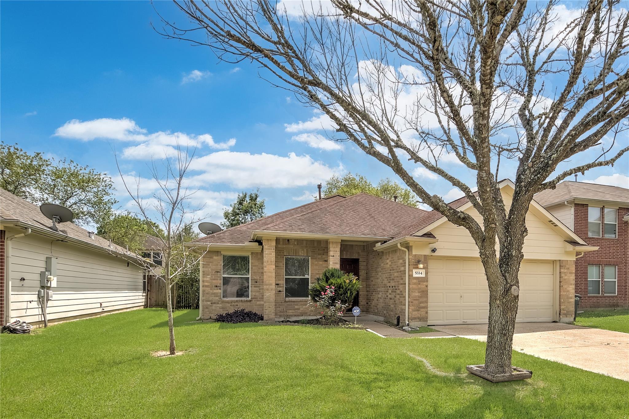 5334 Cinnamon Lake Drive — photo