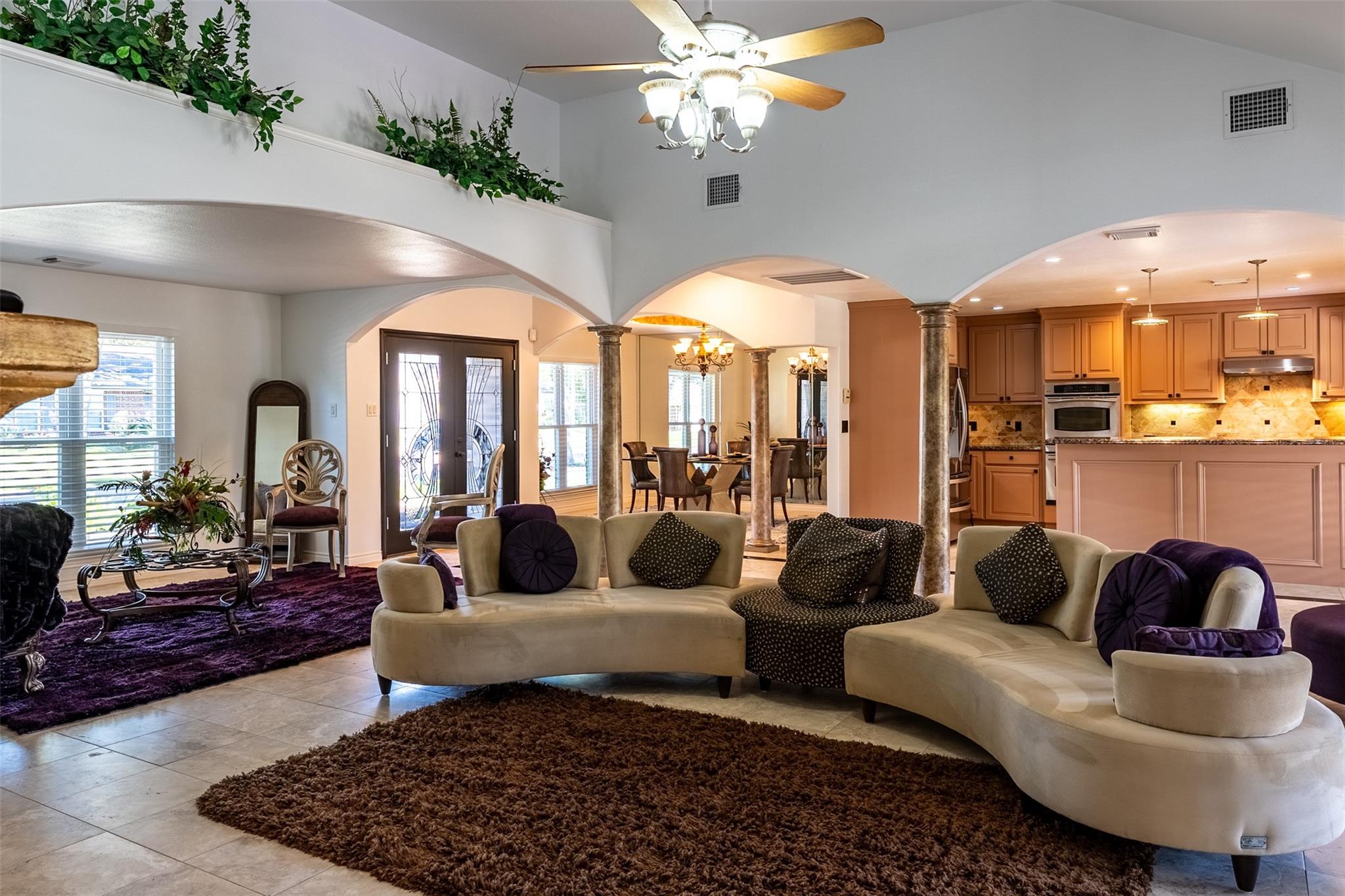2402 Featherton Court — photo