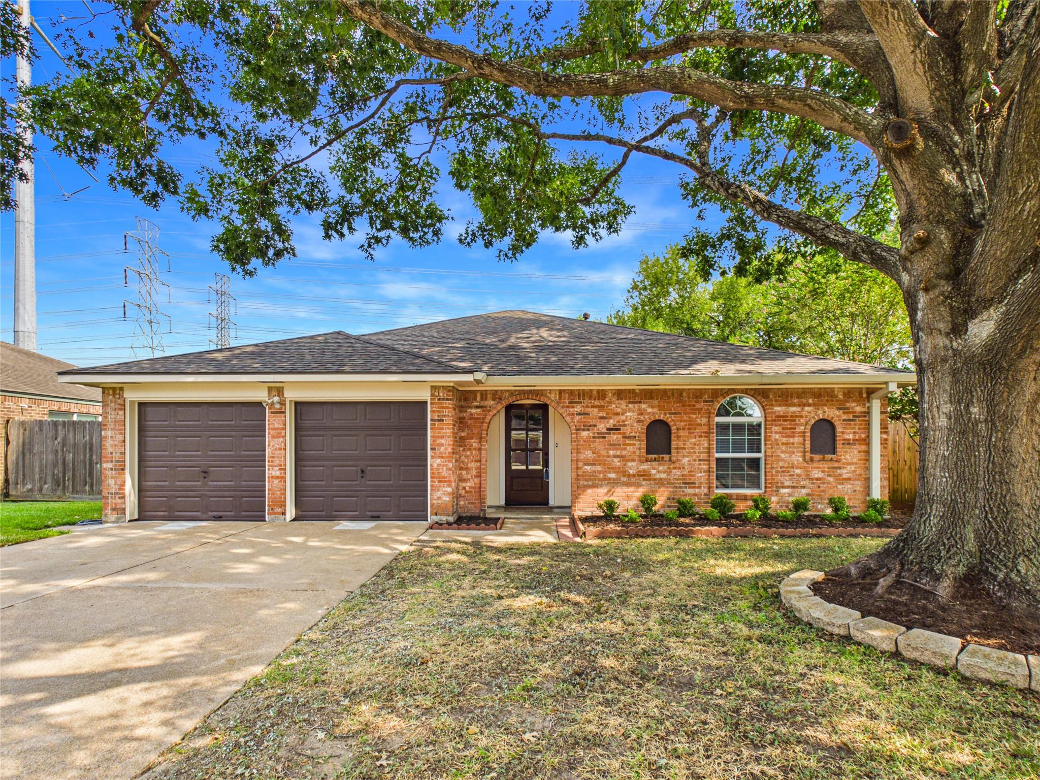 1817 Woodcrest Drive — photo