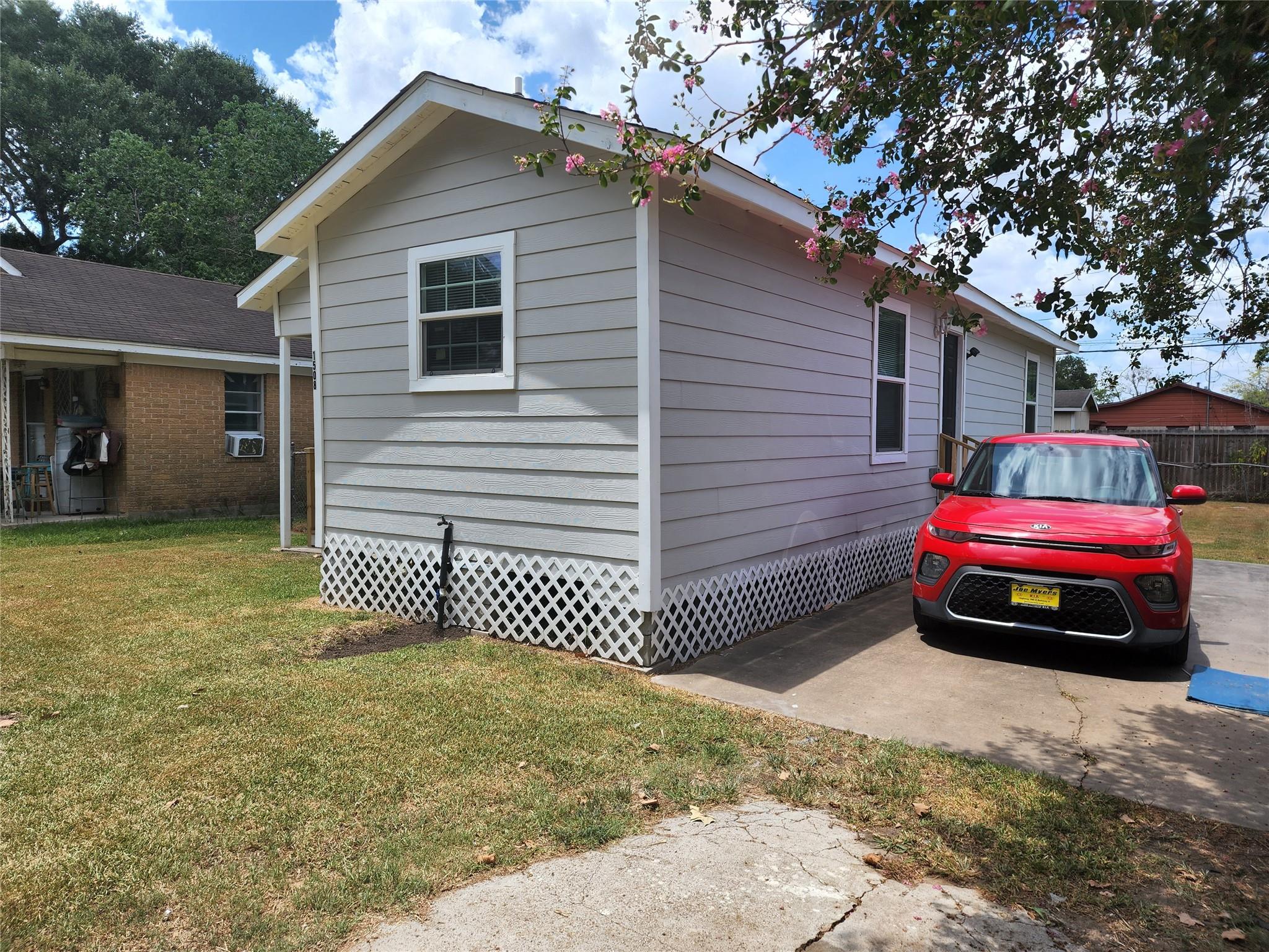 1508 Carver Avenue — photo