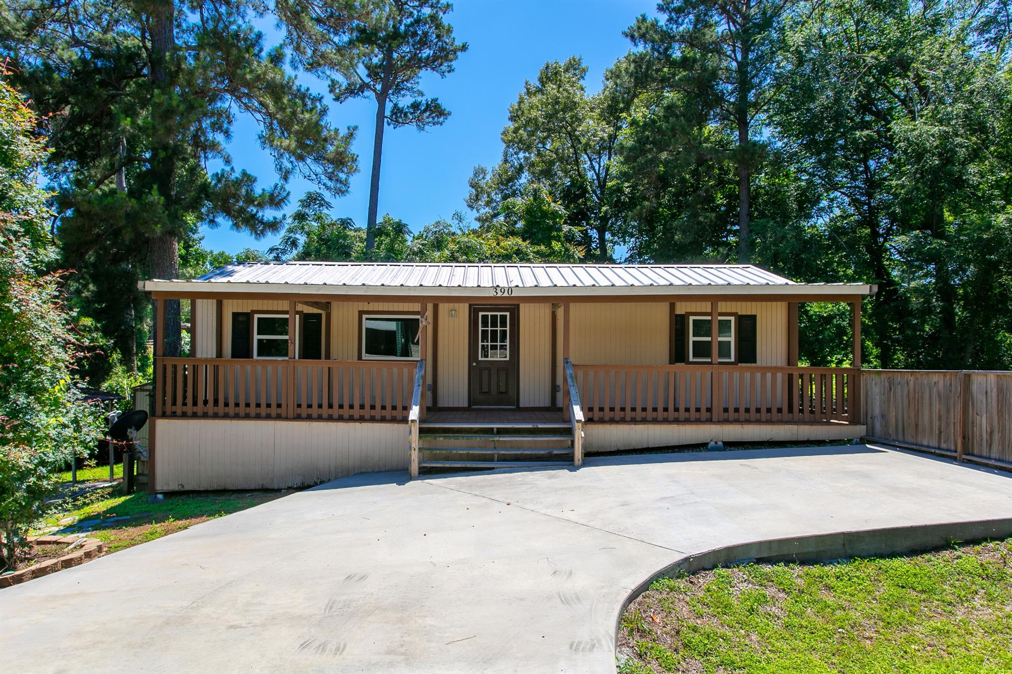 390 Casablanca Drive — photo