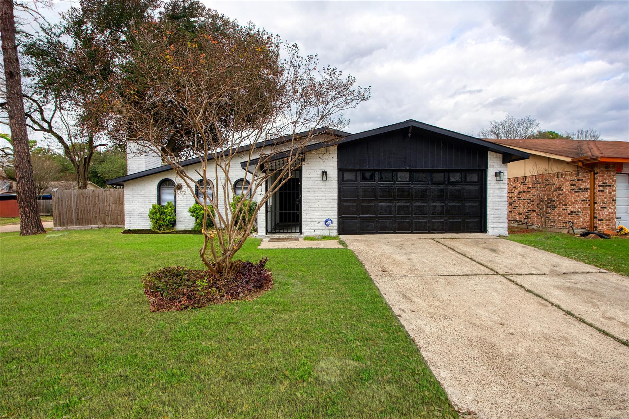 5510 Hickory Forest Drive — photo