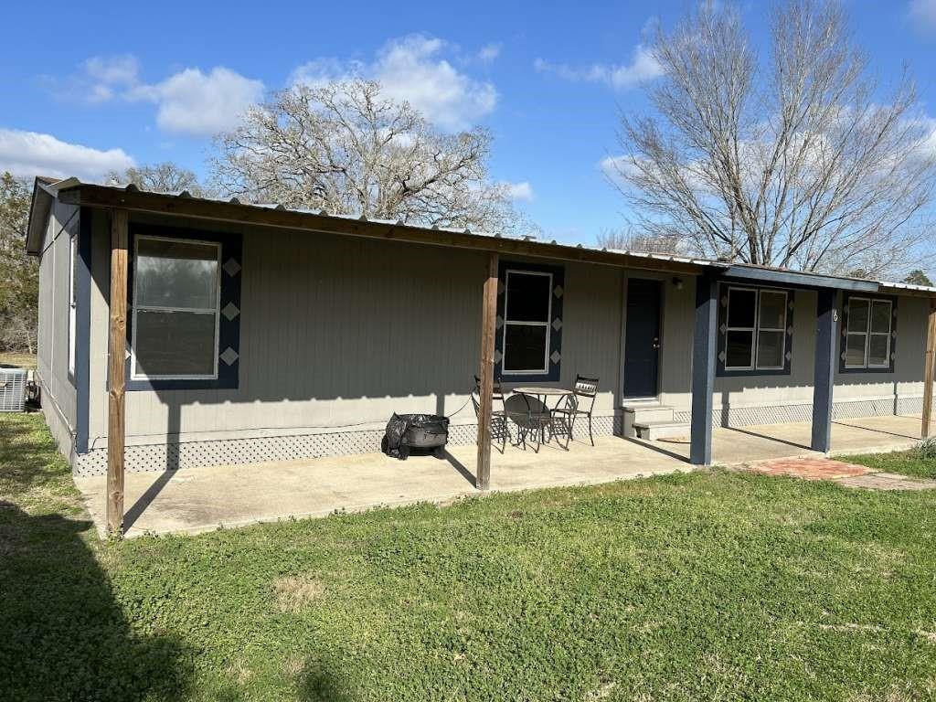 6 Kathy Lane — photo