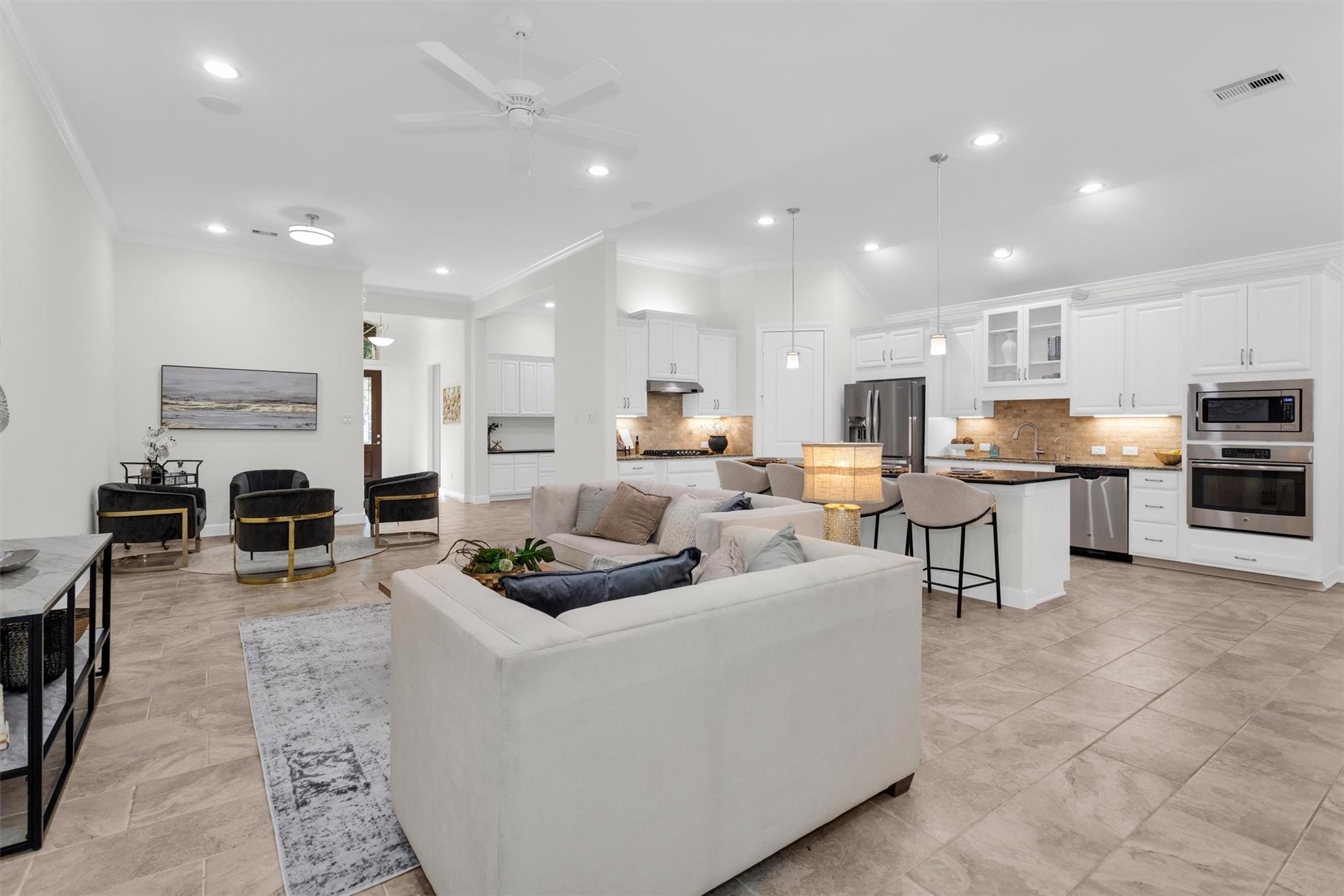 137 Bellardia Court — photo