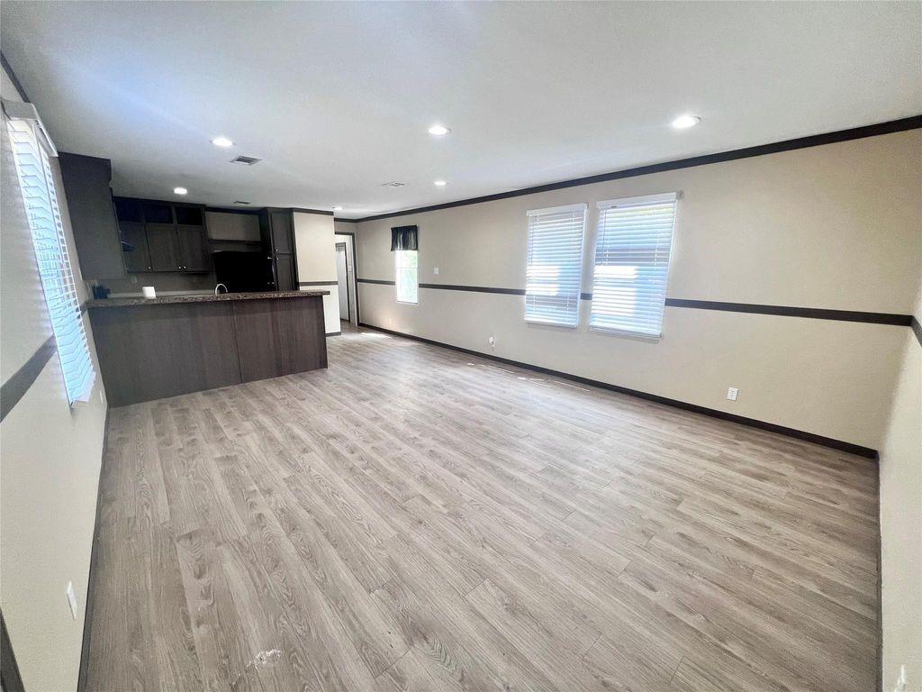 9111 Puritan Way — photo