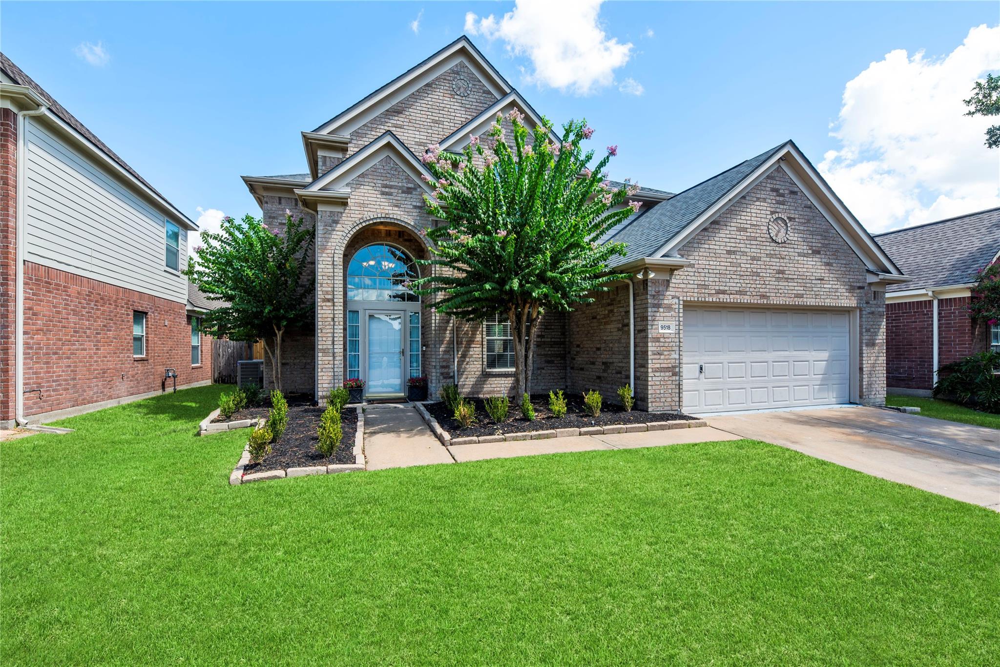 9518 Hanging Moss Trail — photo