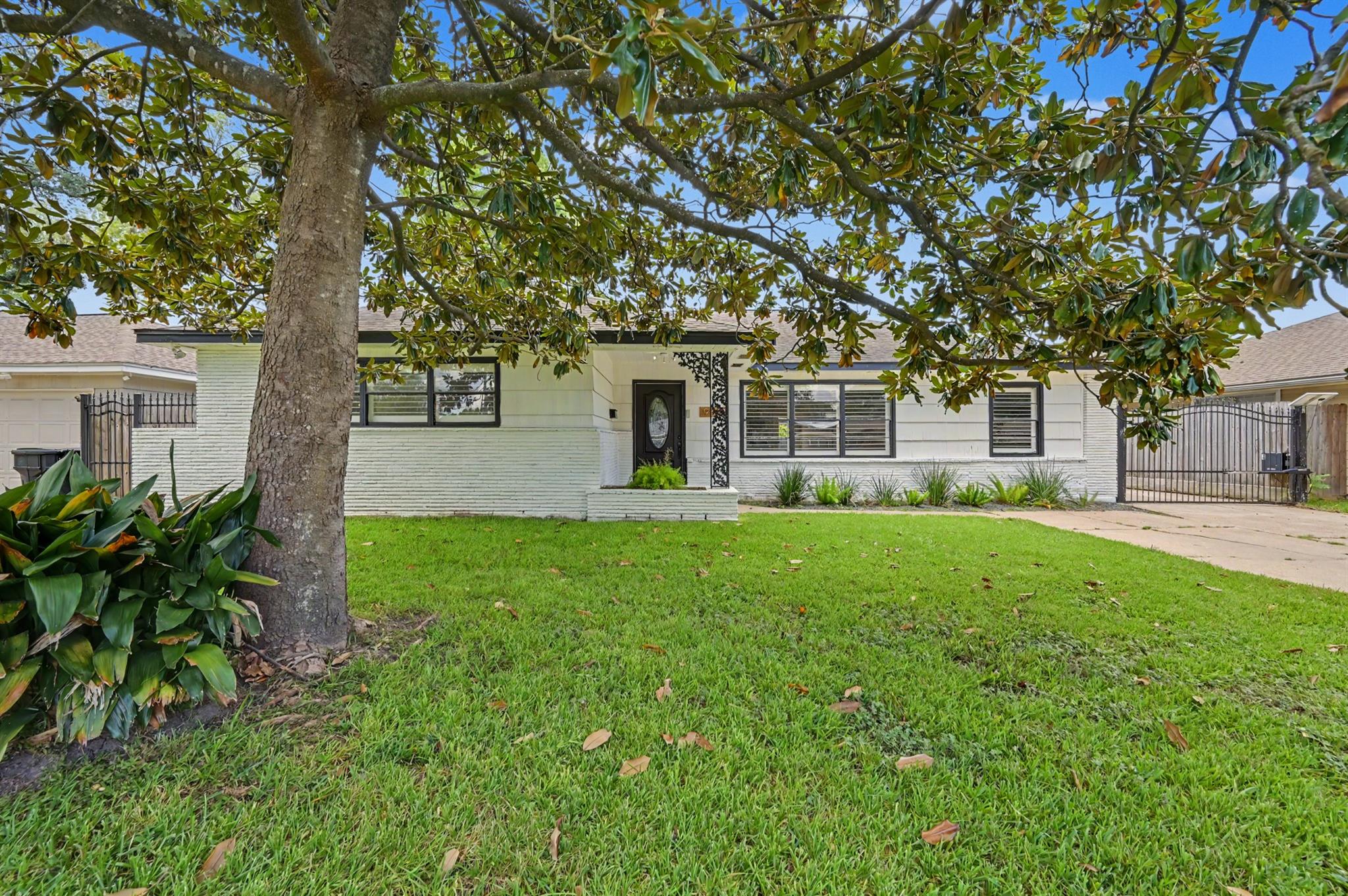 9613 Westview Drive — photo