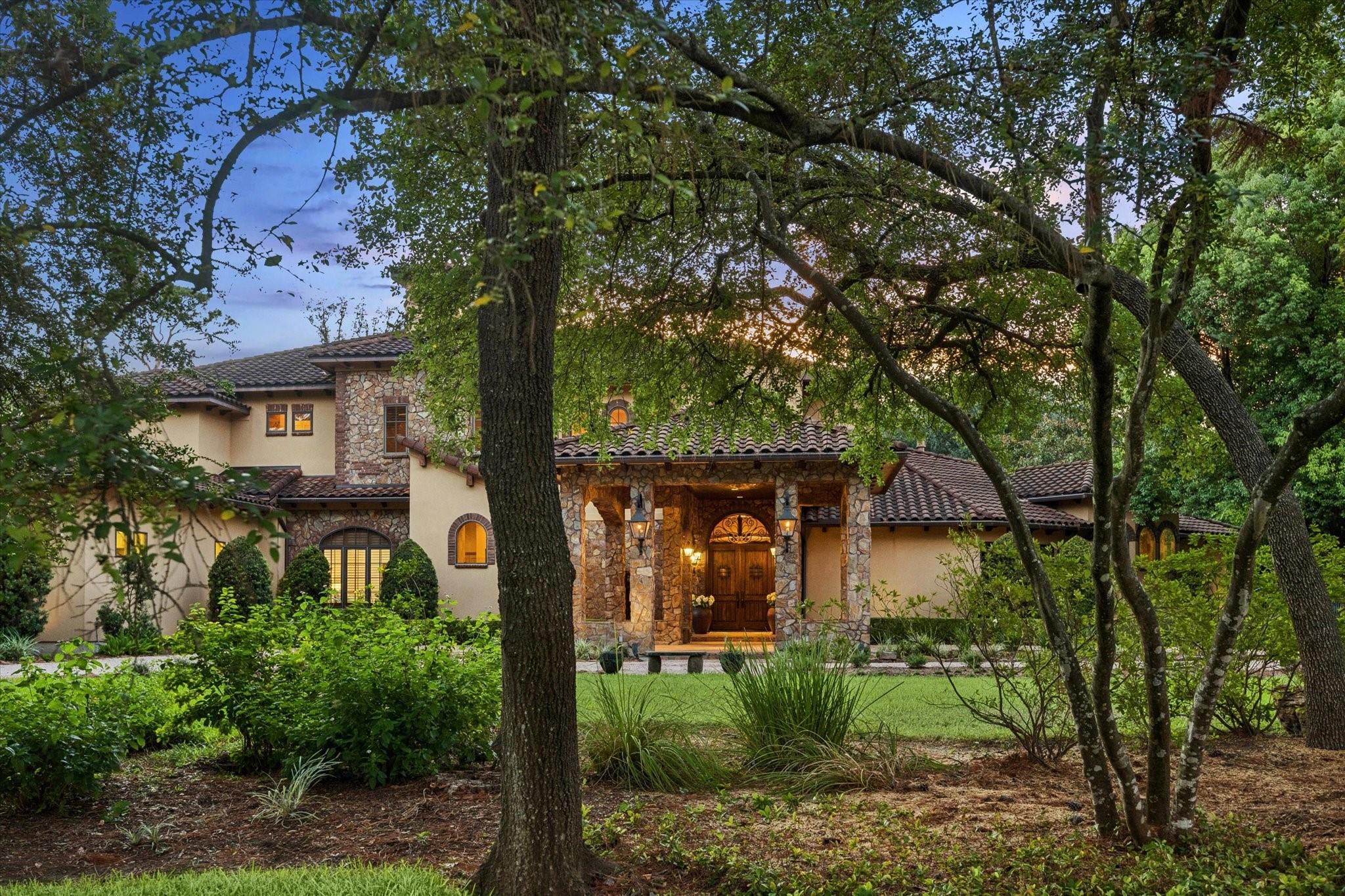 327 E Friar Tuck Lane — photo