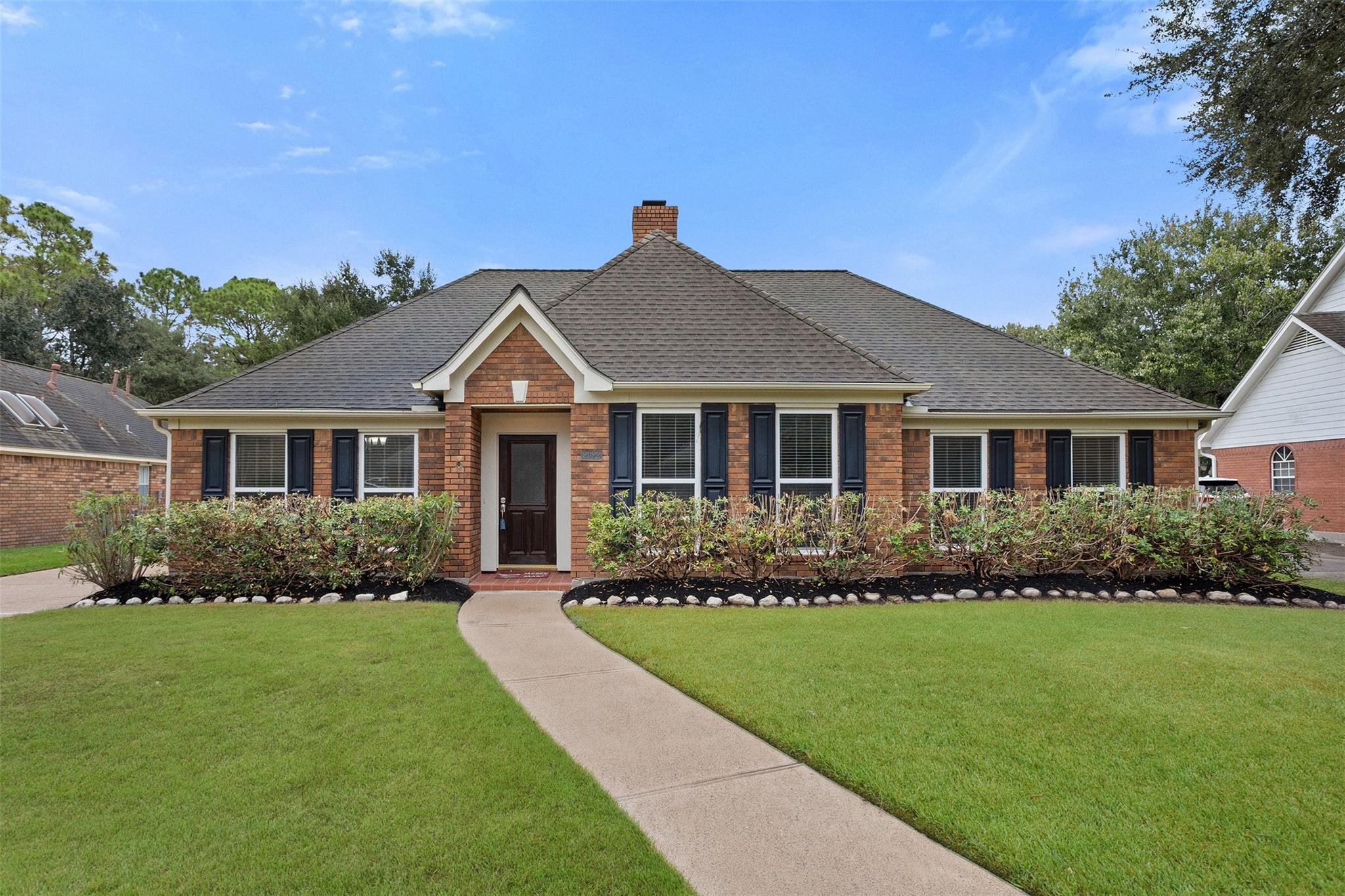 2022 Hillside Oak Lane — photo