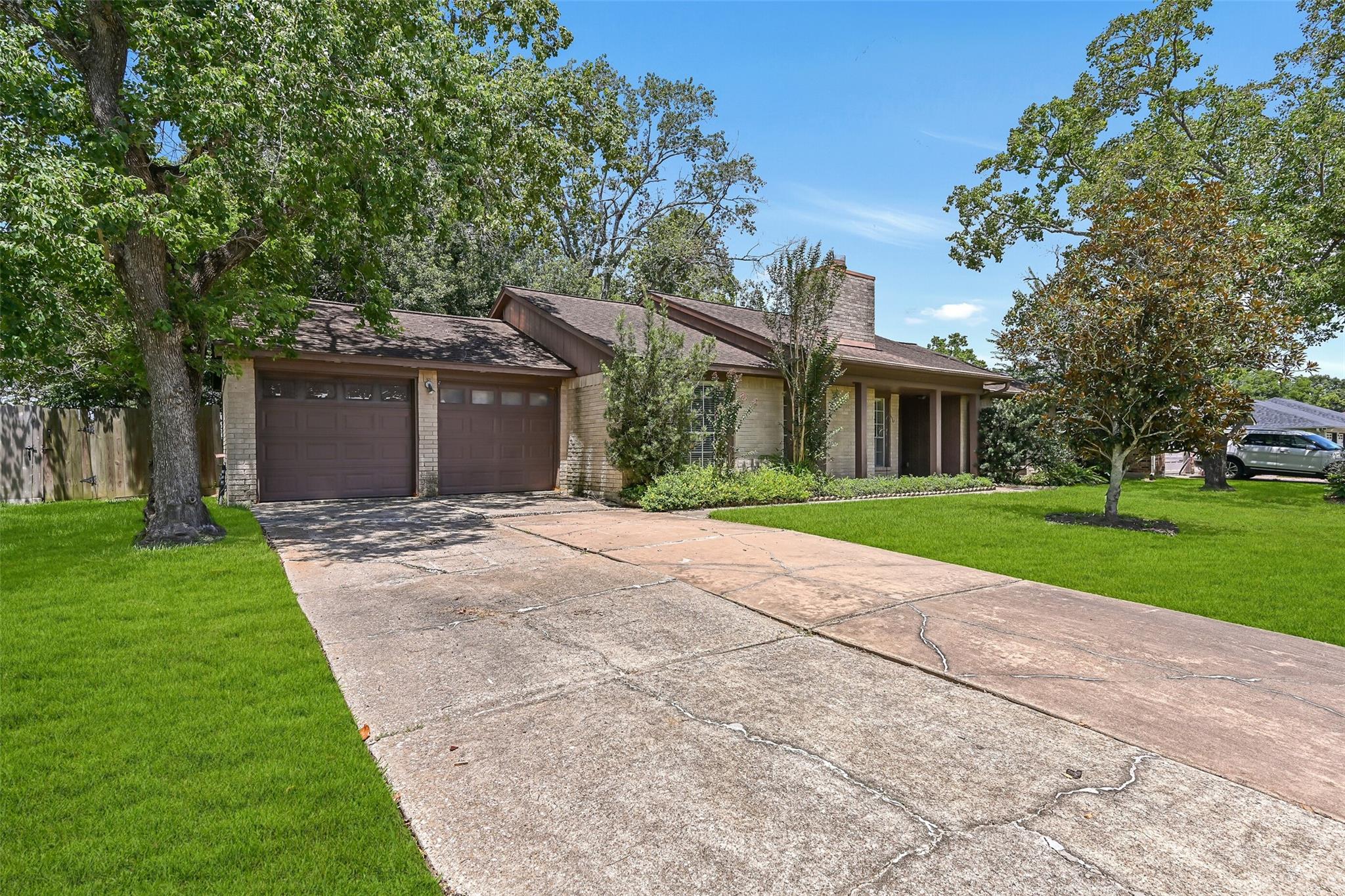 1109 W Castlewood Avenue — photo