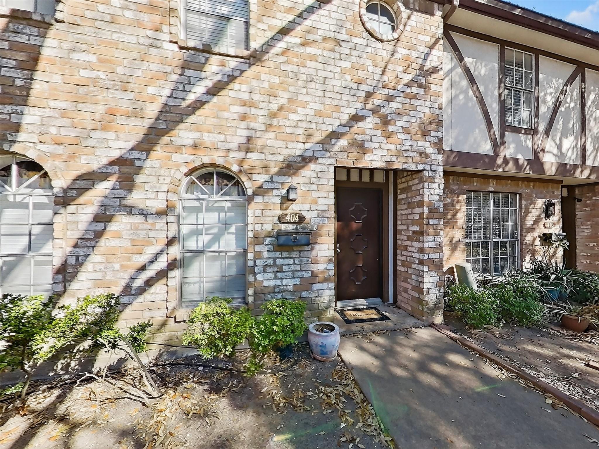 8101 Amelia Road #404 — photo