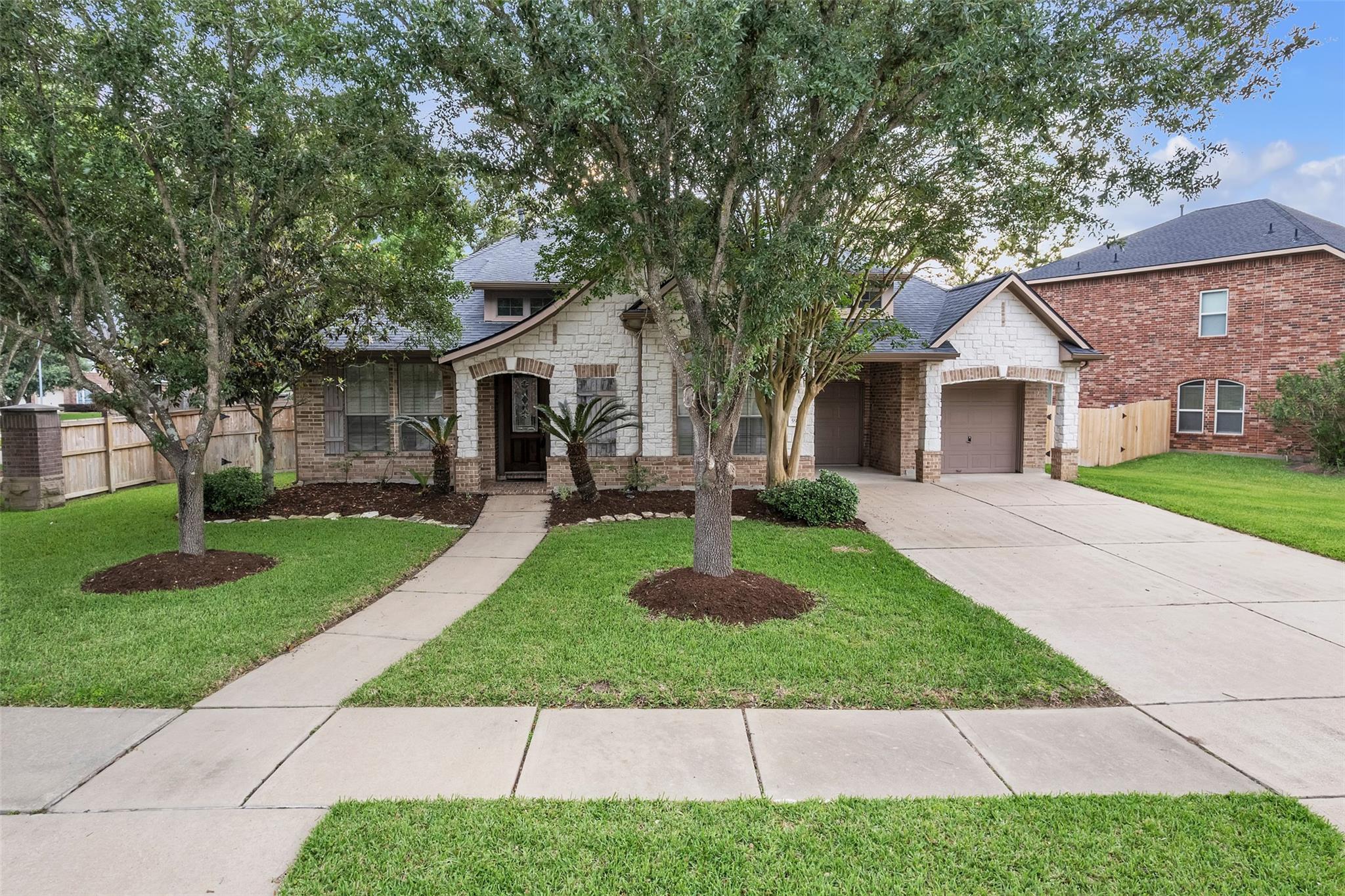 5923 Scarlett Bay Court — photo