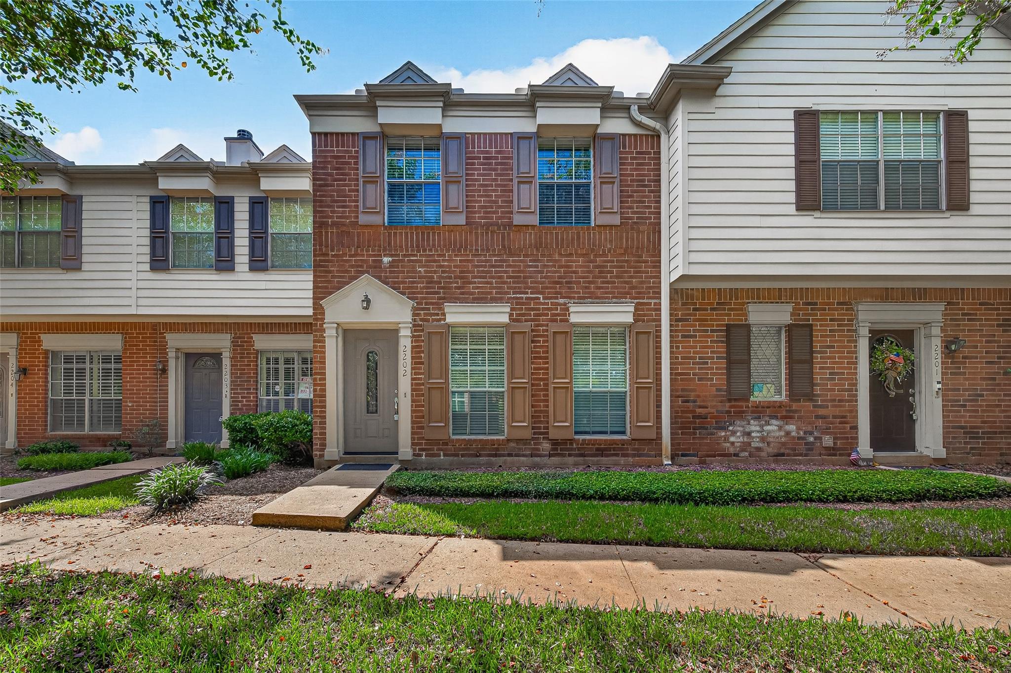 2930 Grants Lake Boulevard #2202 — photo