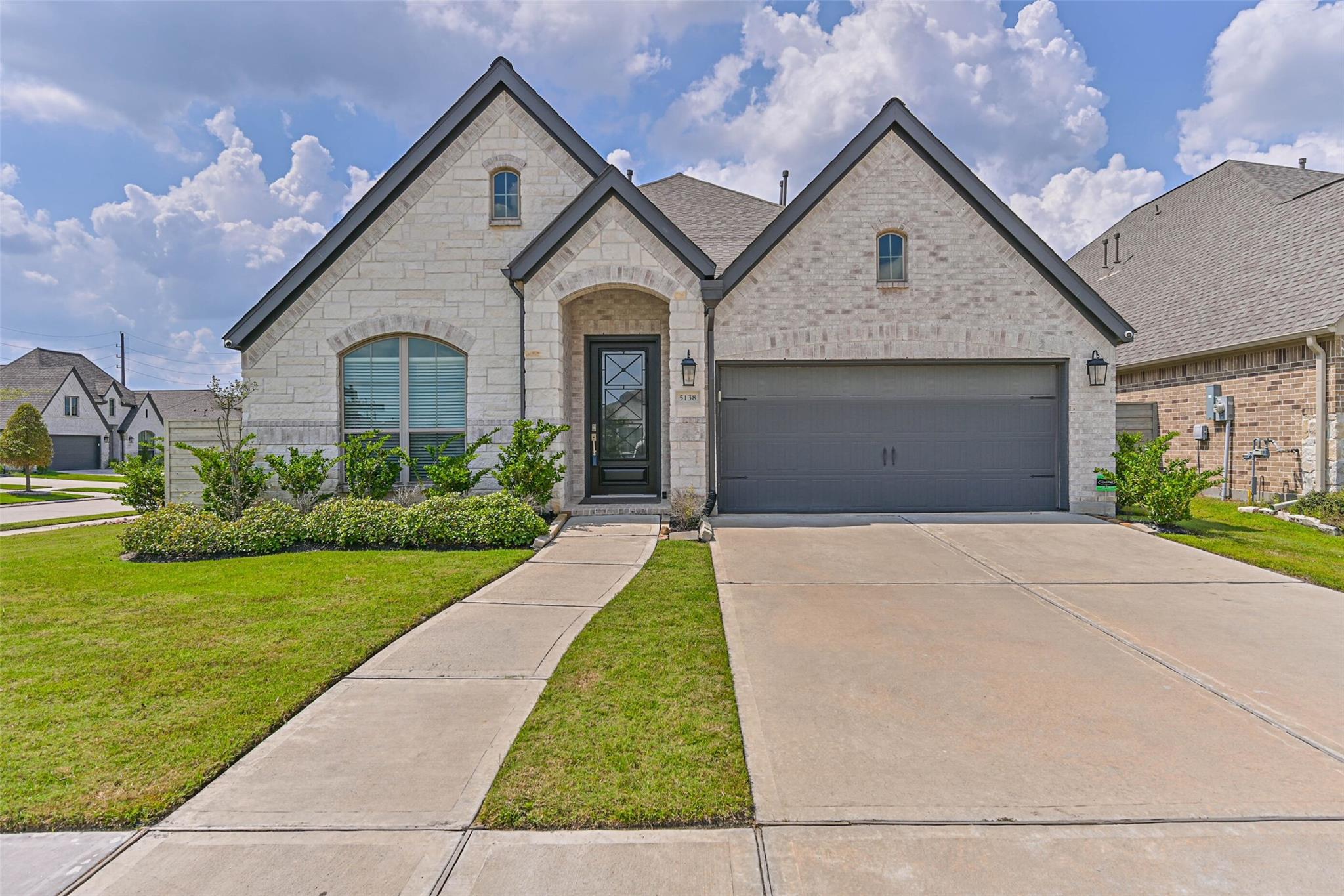 5138 Walnut Grove Lane — photo