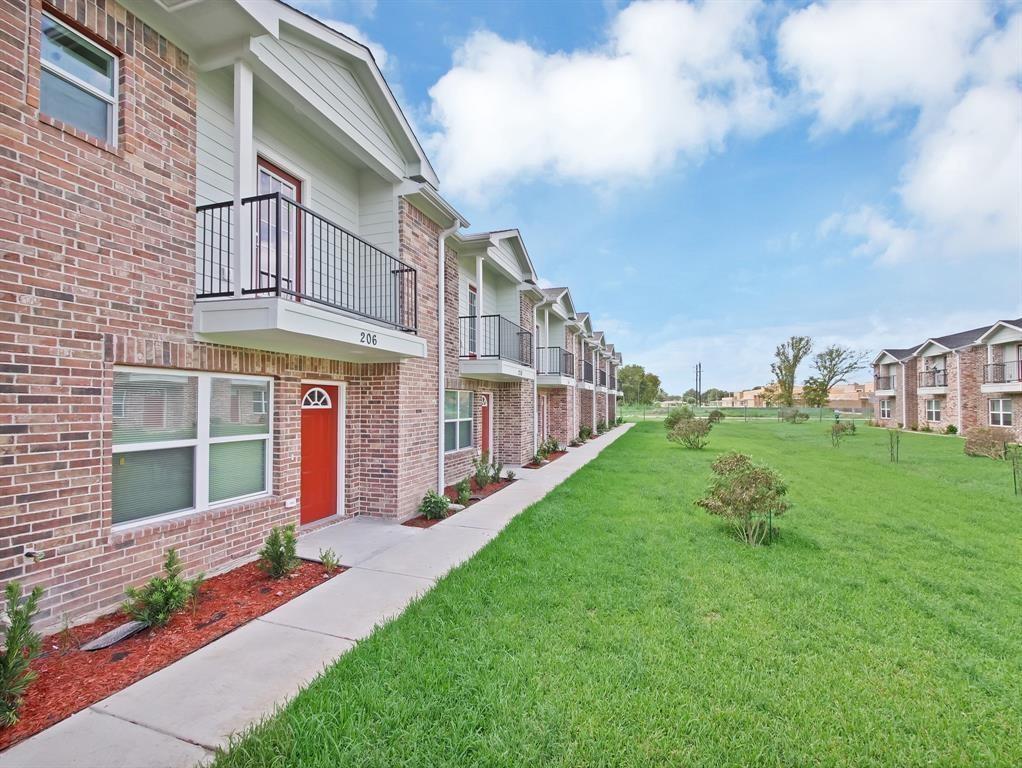 231 Fairfax Lane — photo