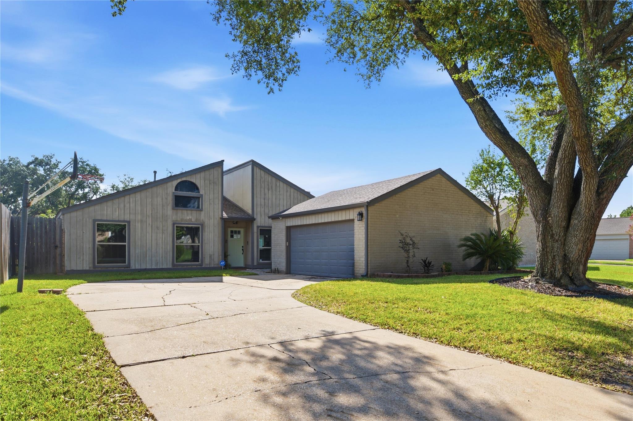 2211 Kinbrook Drive — photo