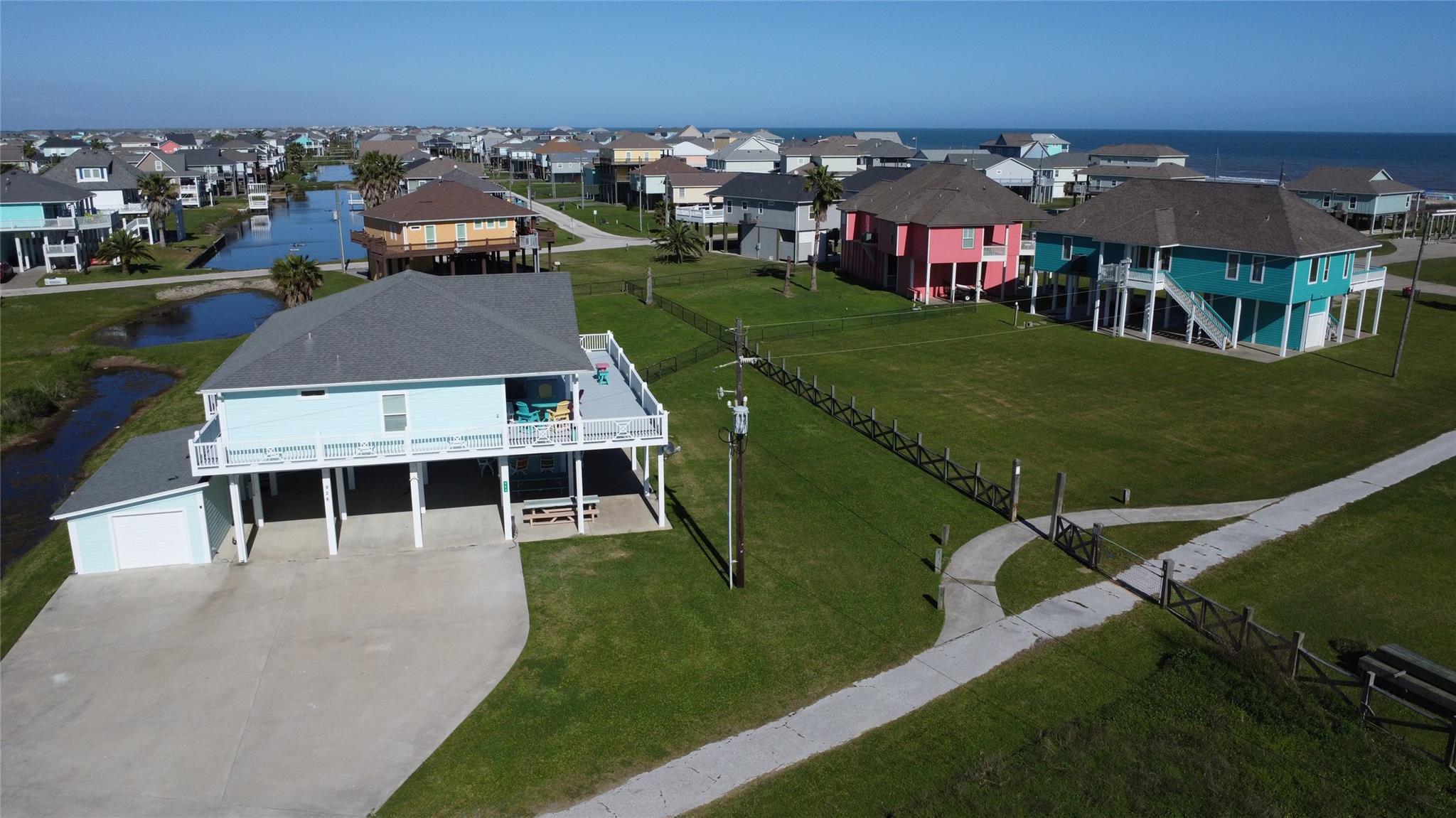 926 Surfside Drive — photo