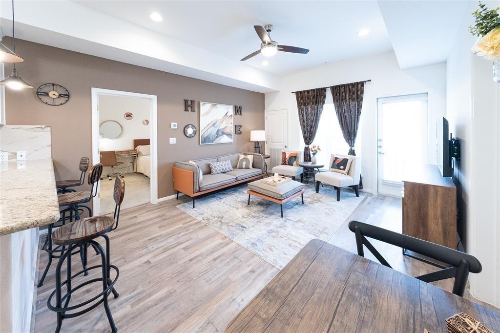 1207 Grand West Boulevard #1B — photo