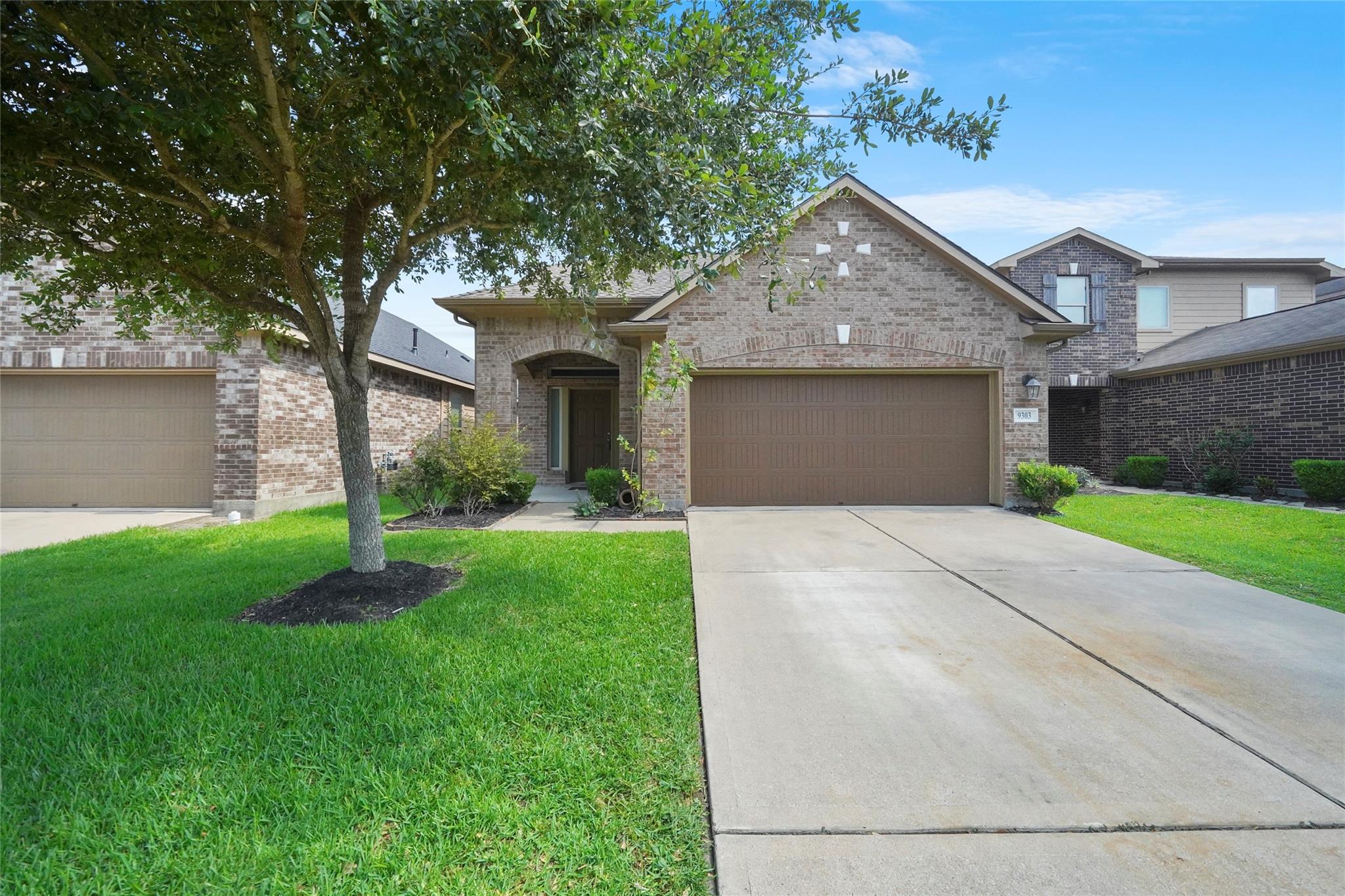 9303 Fuqua Breeze Drive — photo