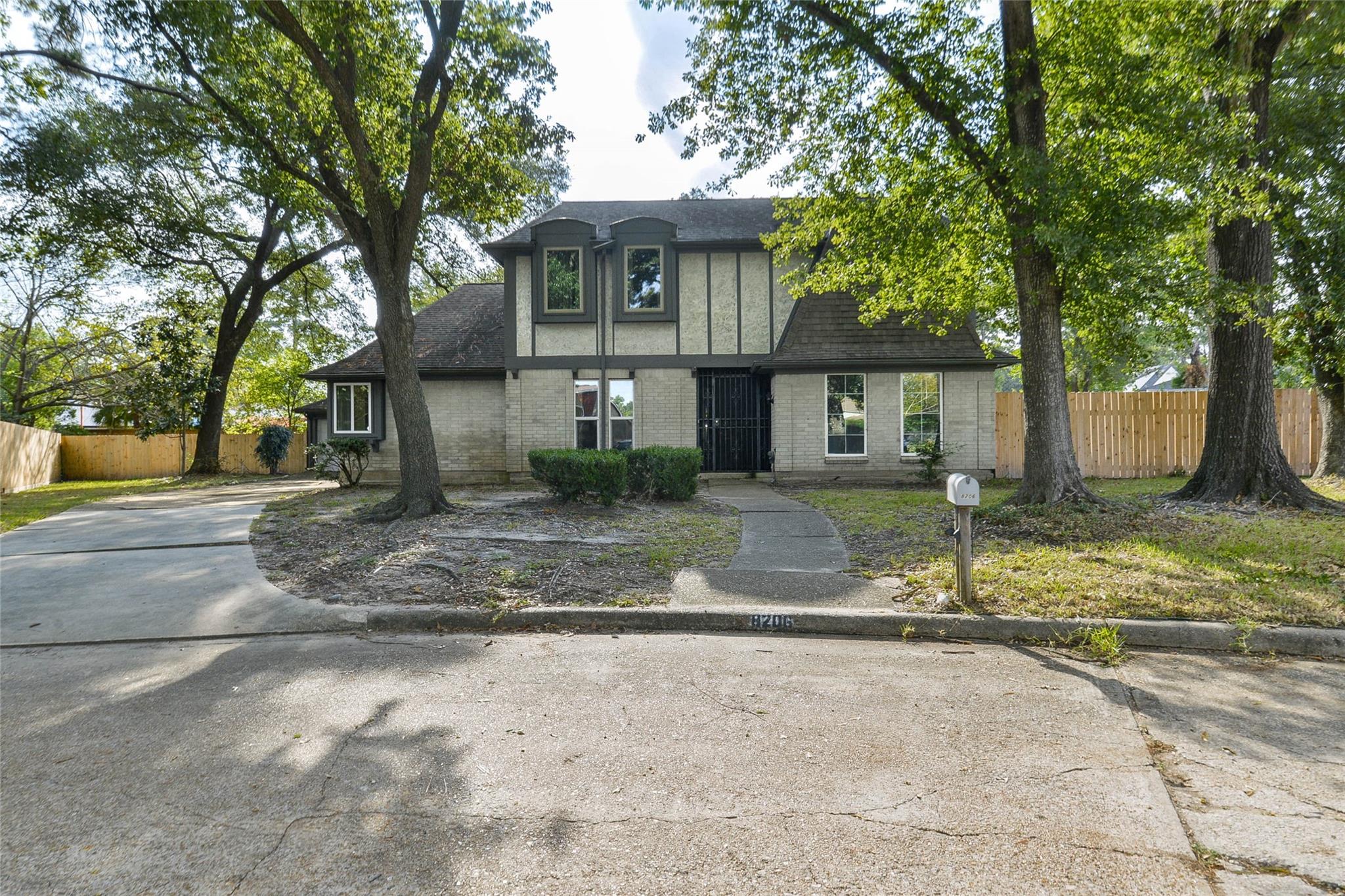 8206 Arrow Cove Court — photo