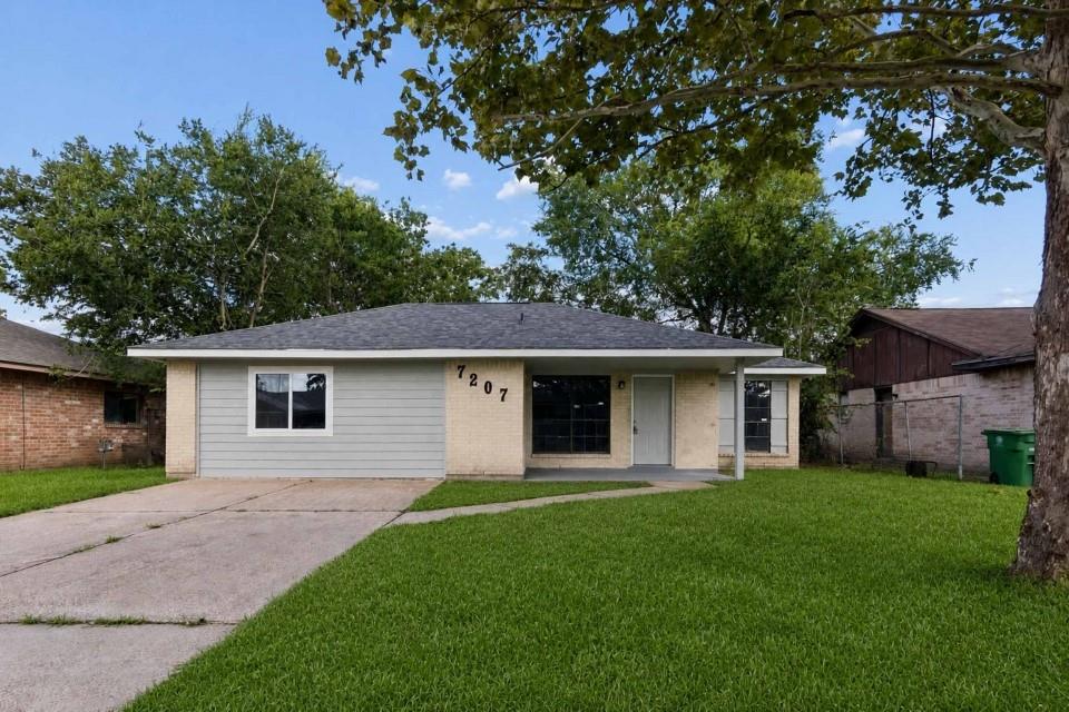 7207 Pinehook Lane — photo