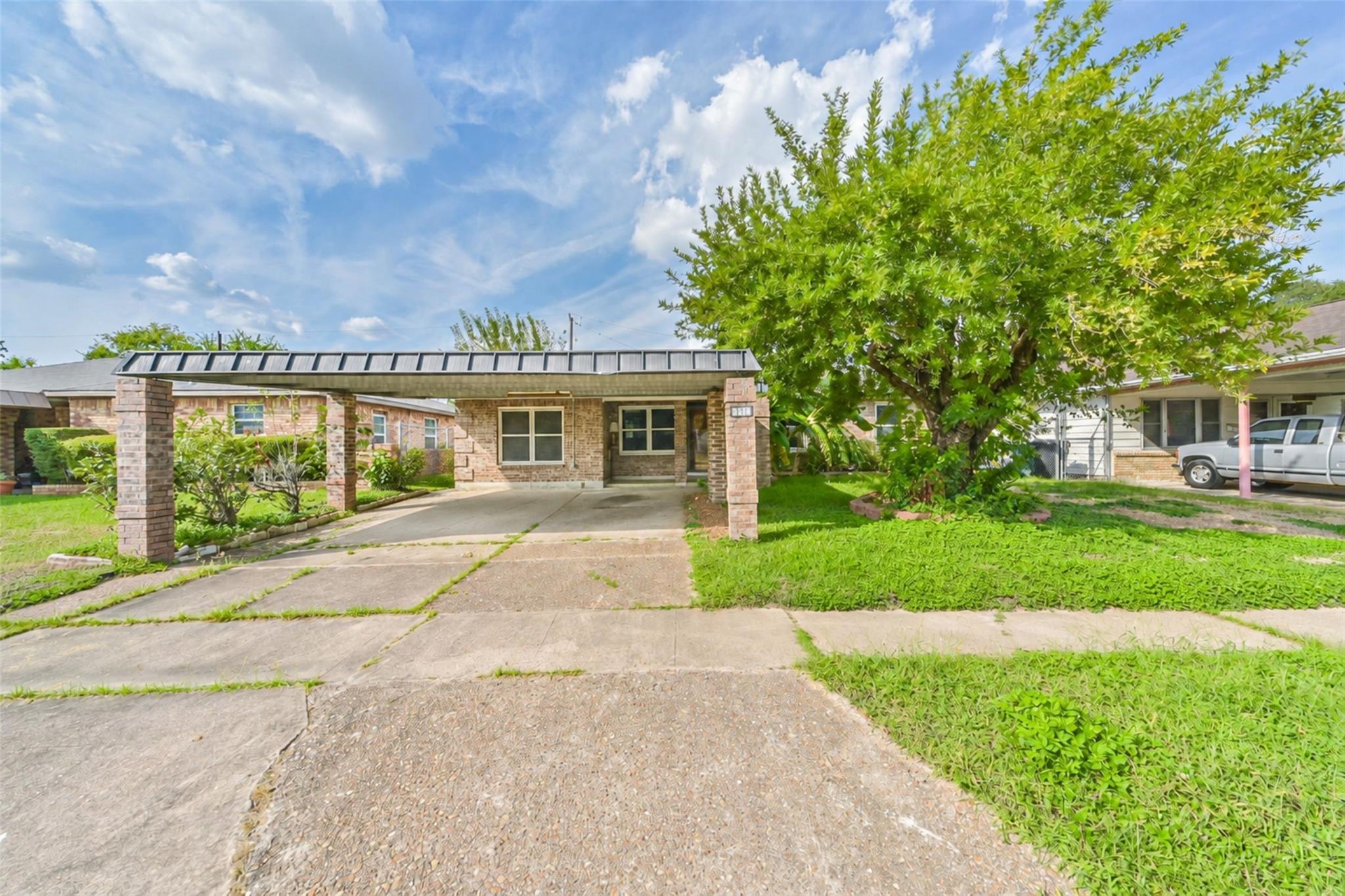 8519 Fillmore Street — photo