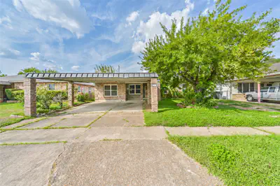 8519 Fillmore Street — photo