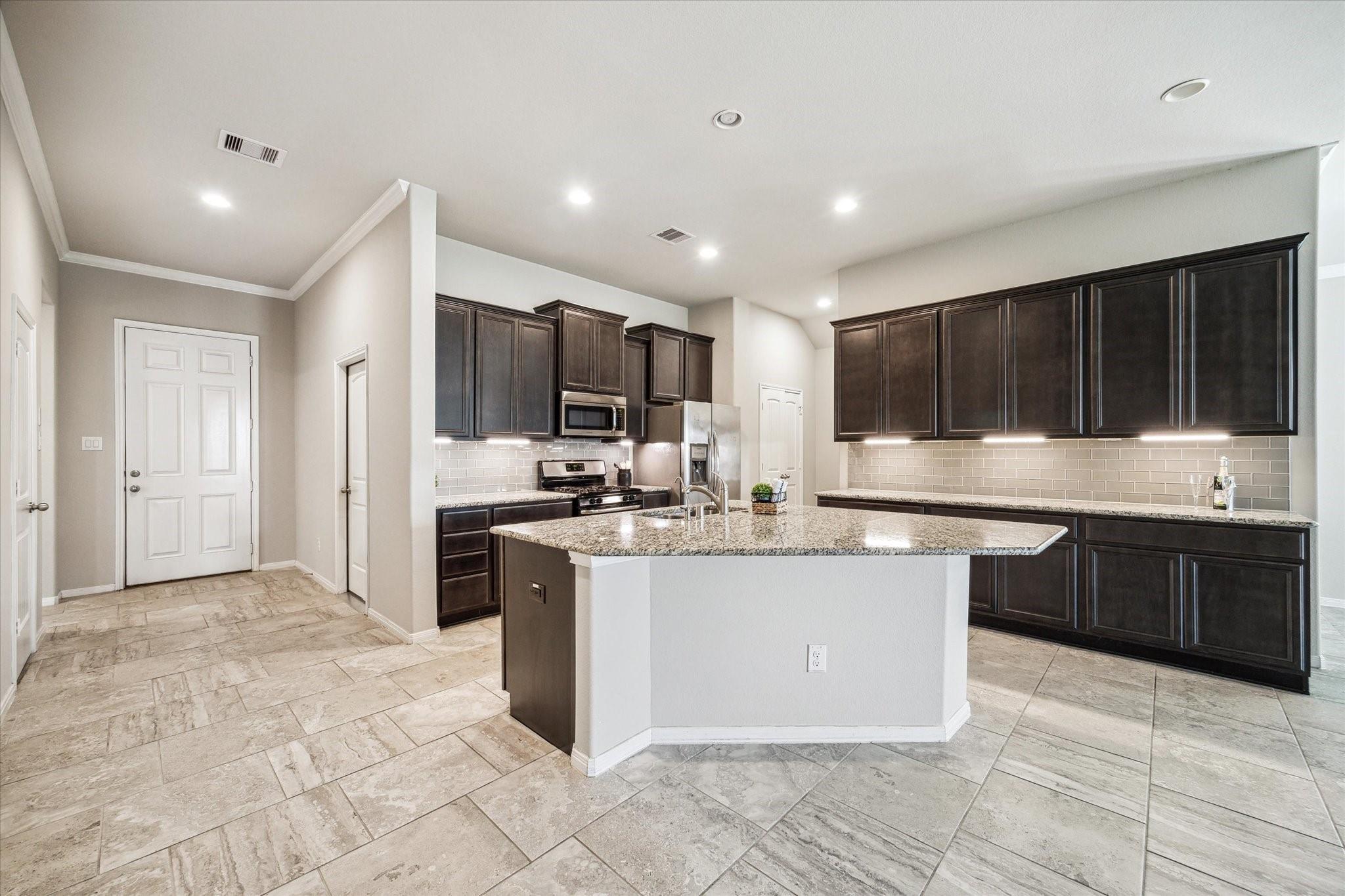 6610 Auburn Terrace Lane — photo