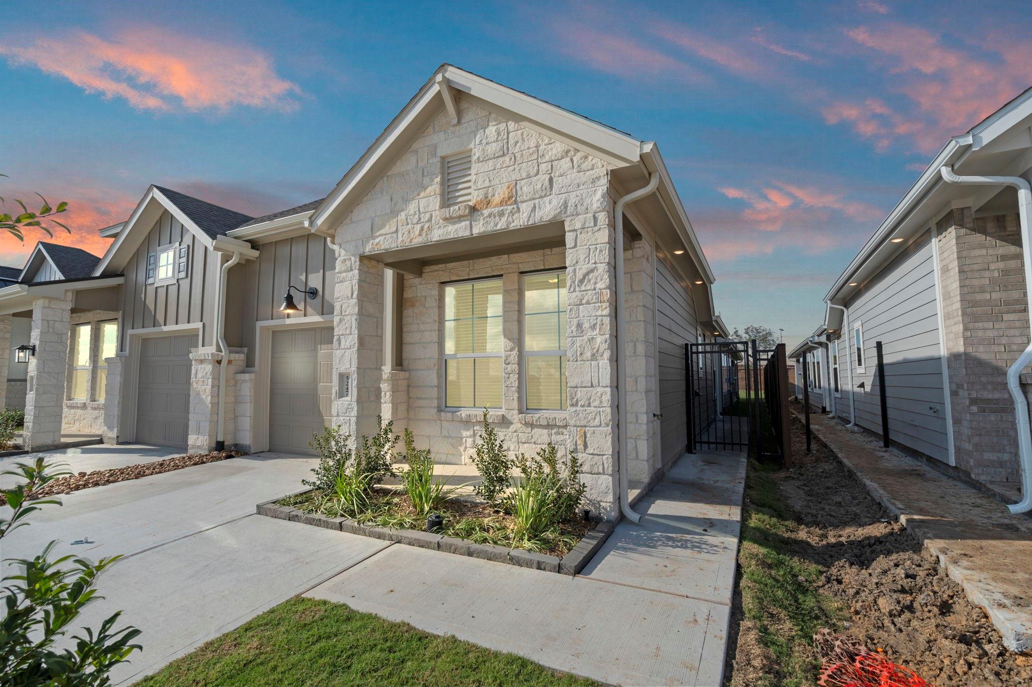 9807 Galaxy Drive — photo