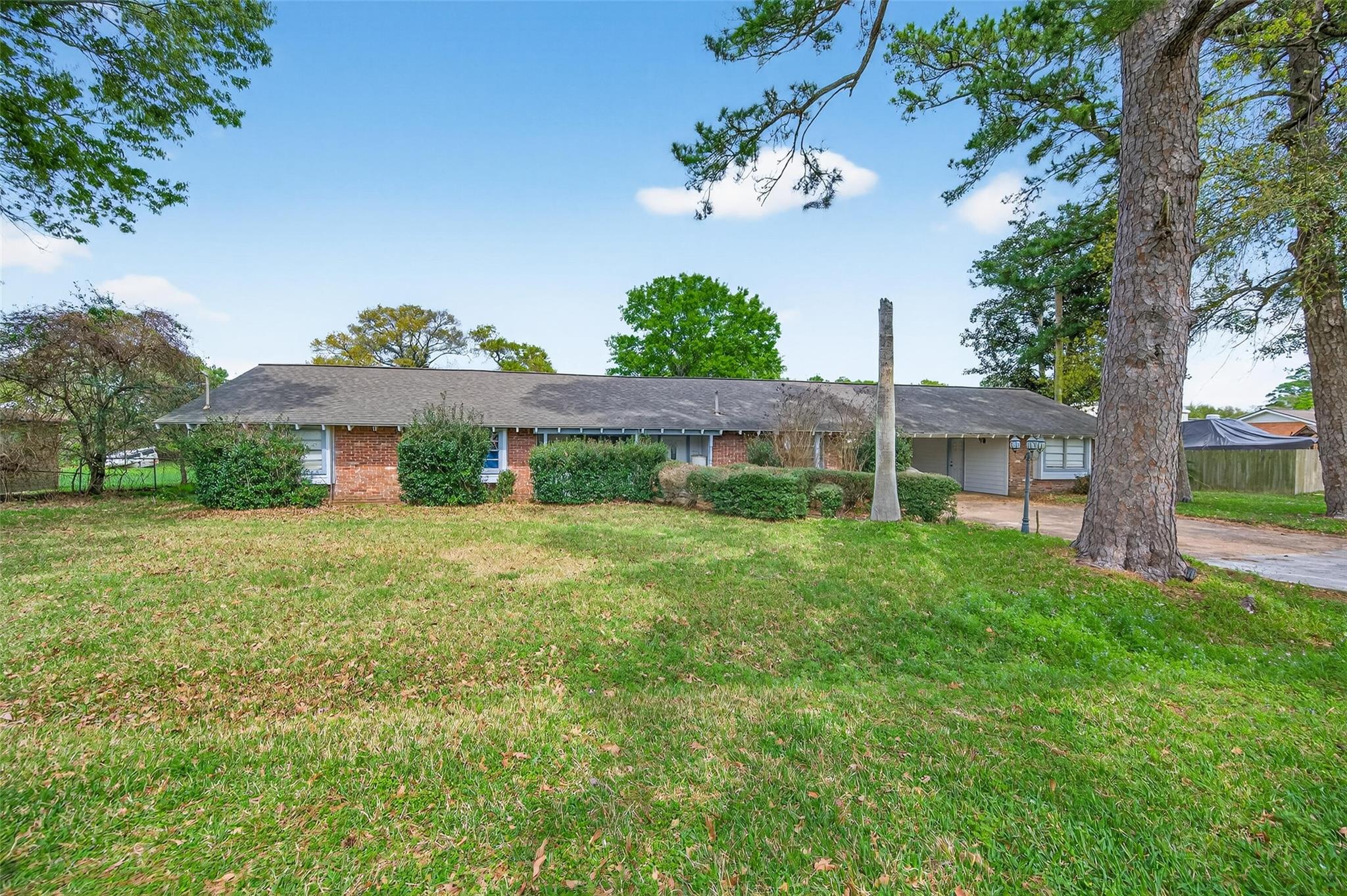 614 Pine Circle — photo