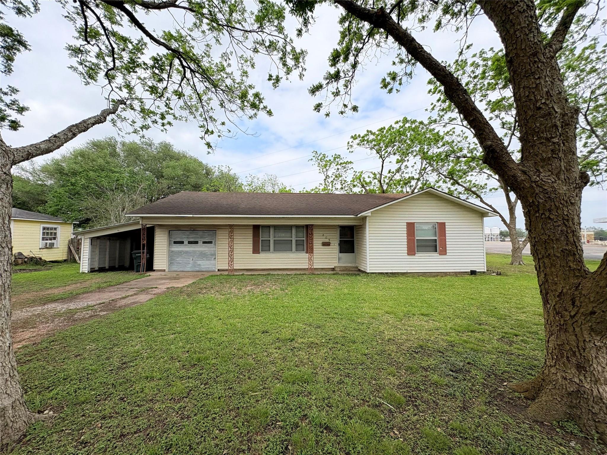 809 August Street — photo