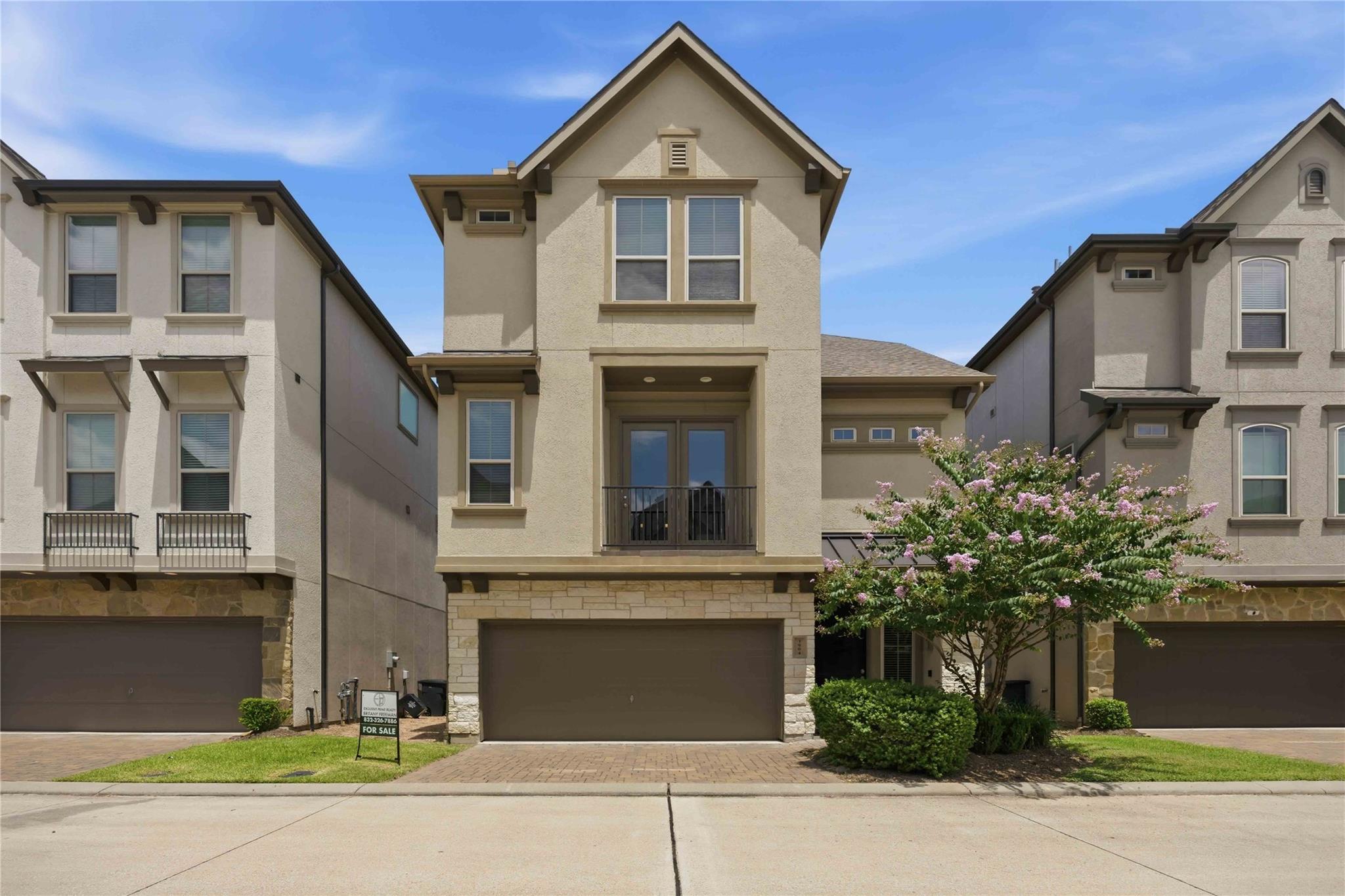 3904 Centre Plains Way — photo