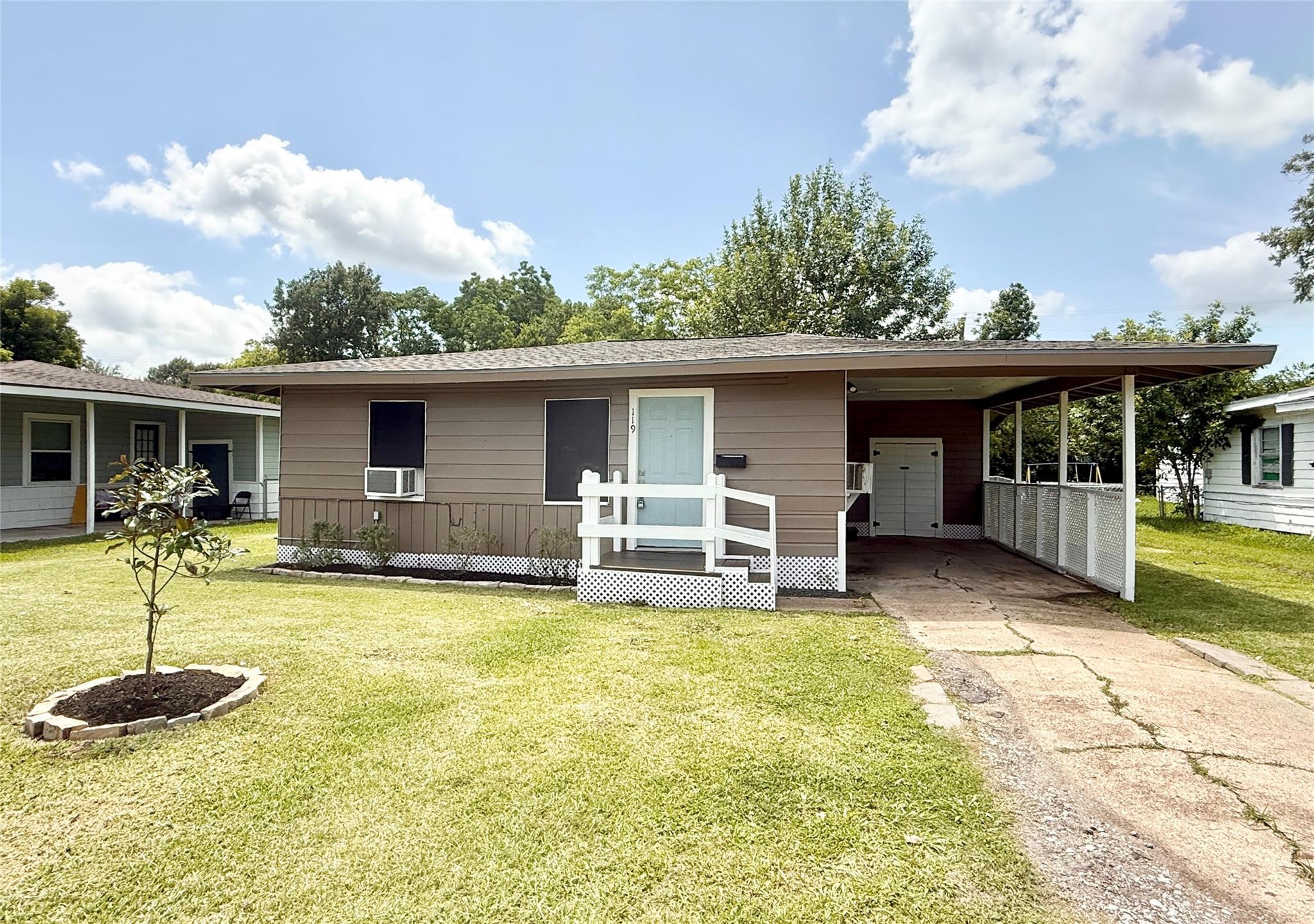 119 Oak Drive — photo