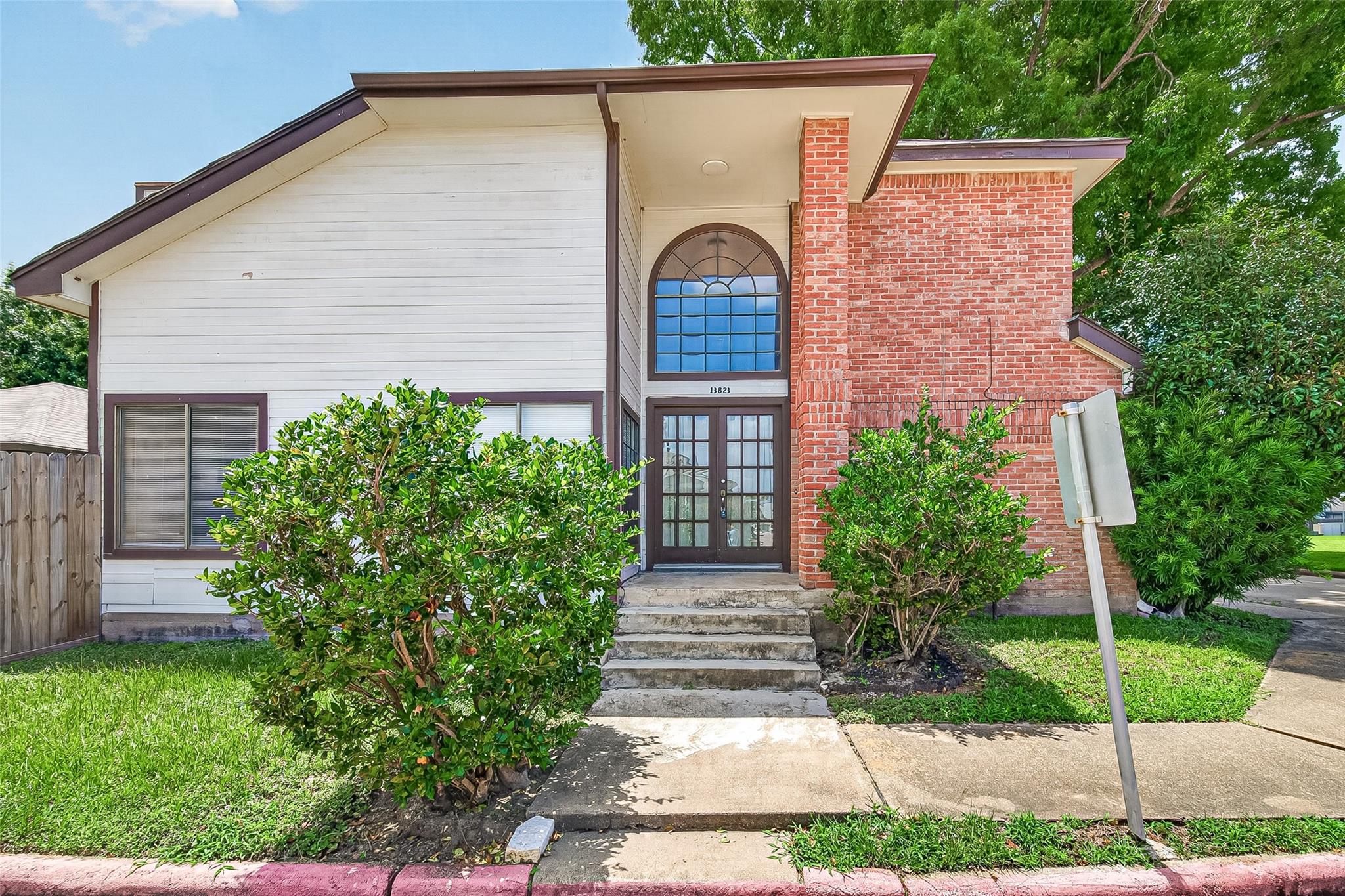 13823 Royal Oak Street — photo