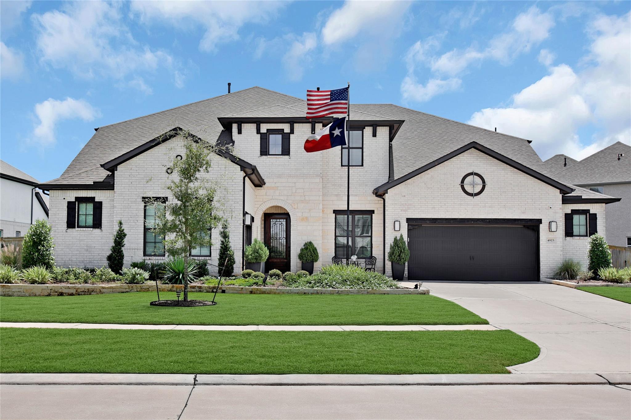 4823 Creekbend Drive — photo