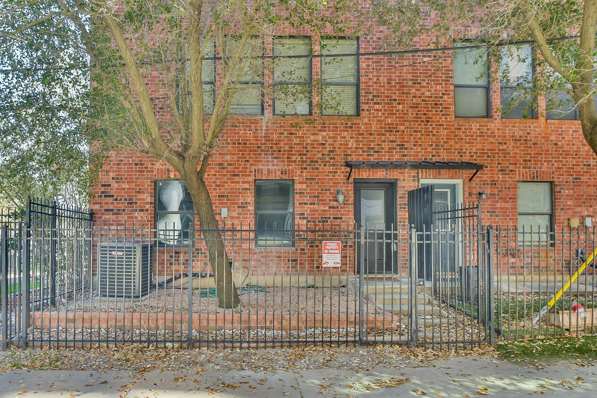 2422 Navigation Boulevard #a — photo