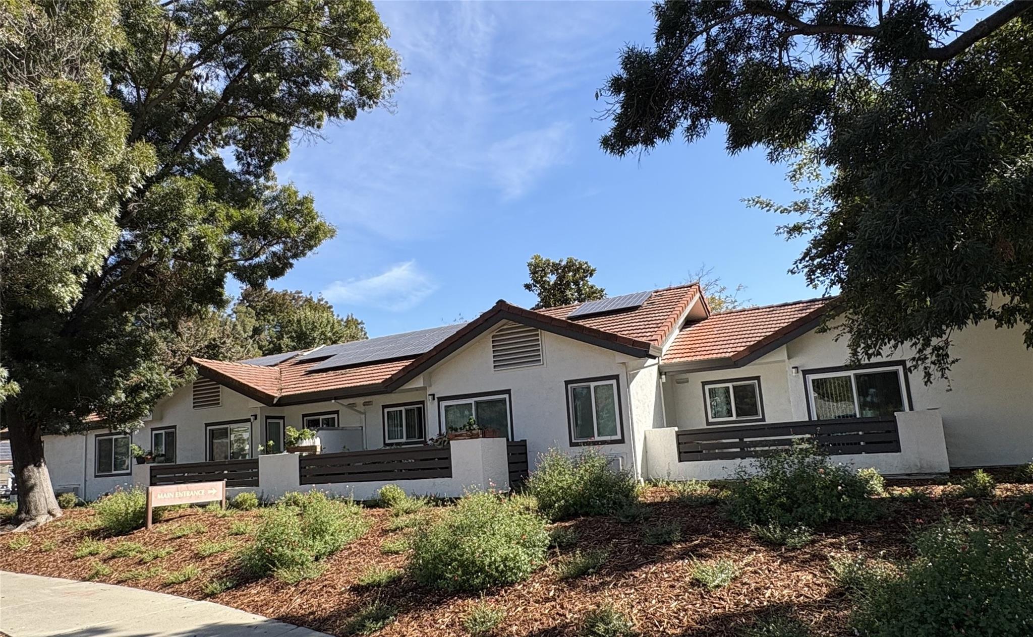 5200 Case Ave — photo