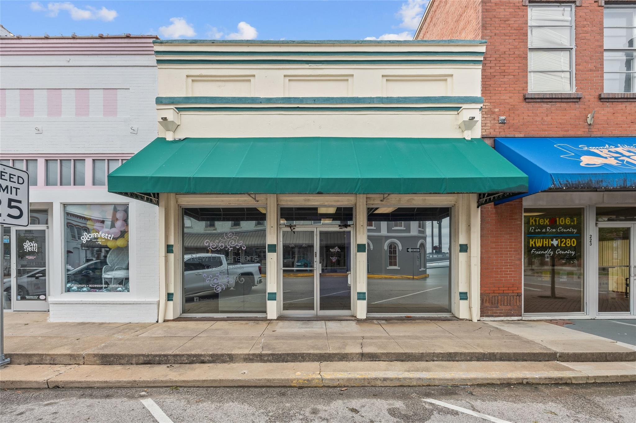 221 E Main Street — photo