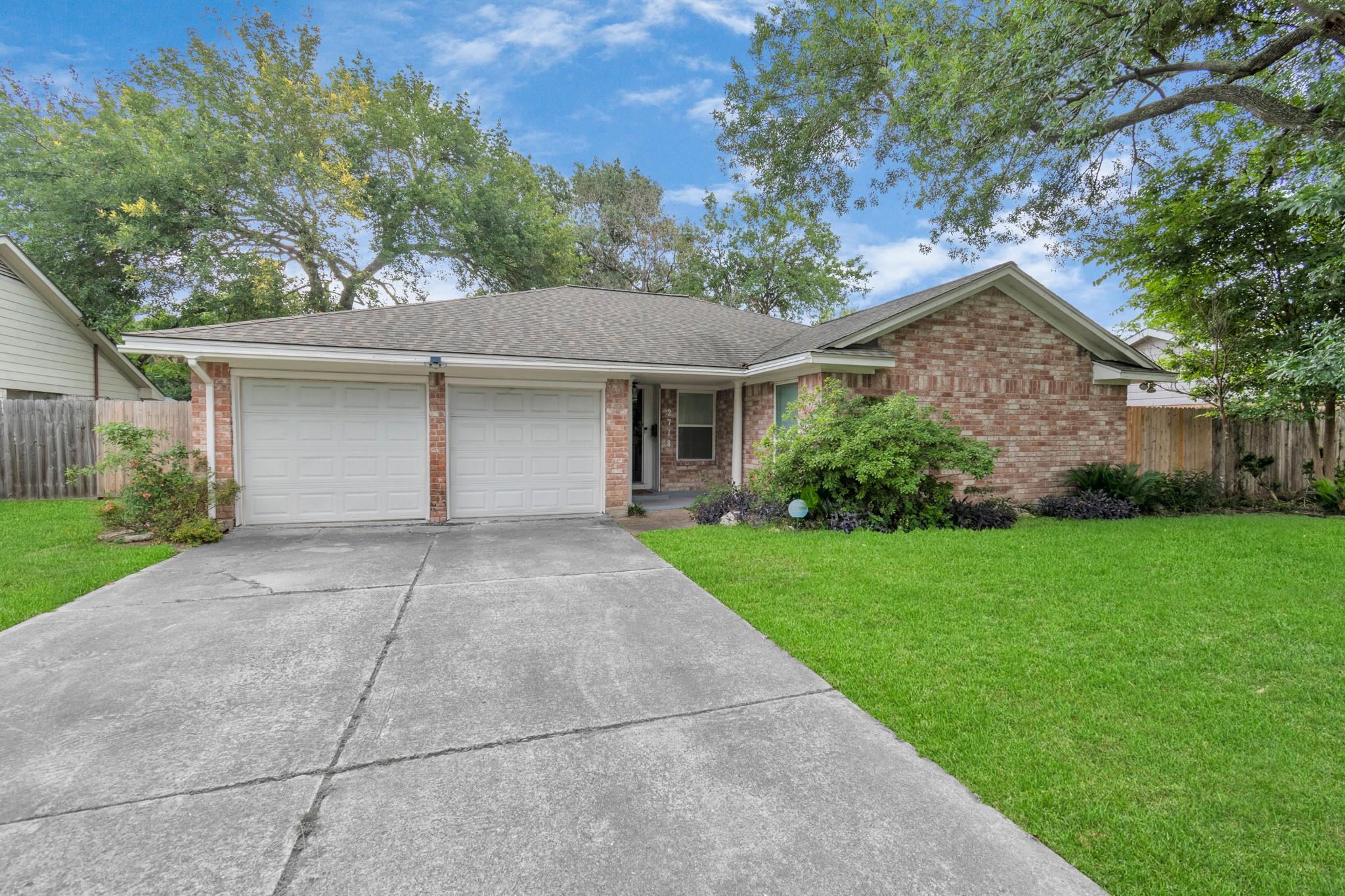 2718 Lazy Spring Drive — photo