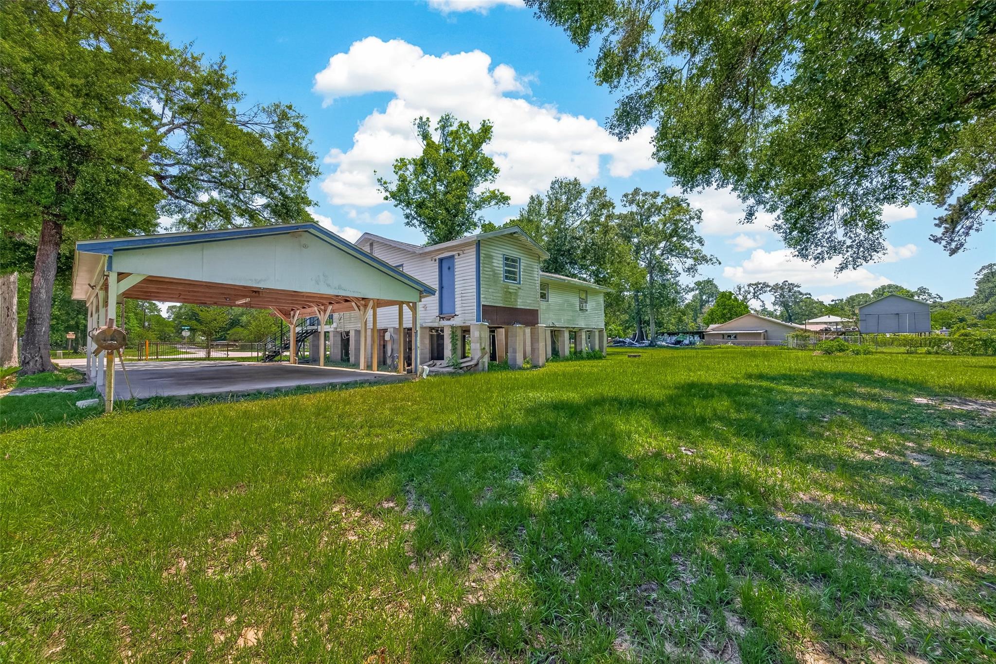 25080 Lakeshore Drive — photo