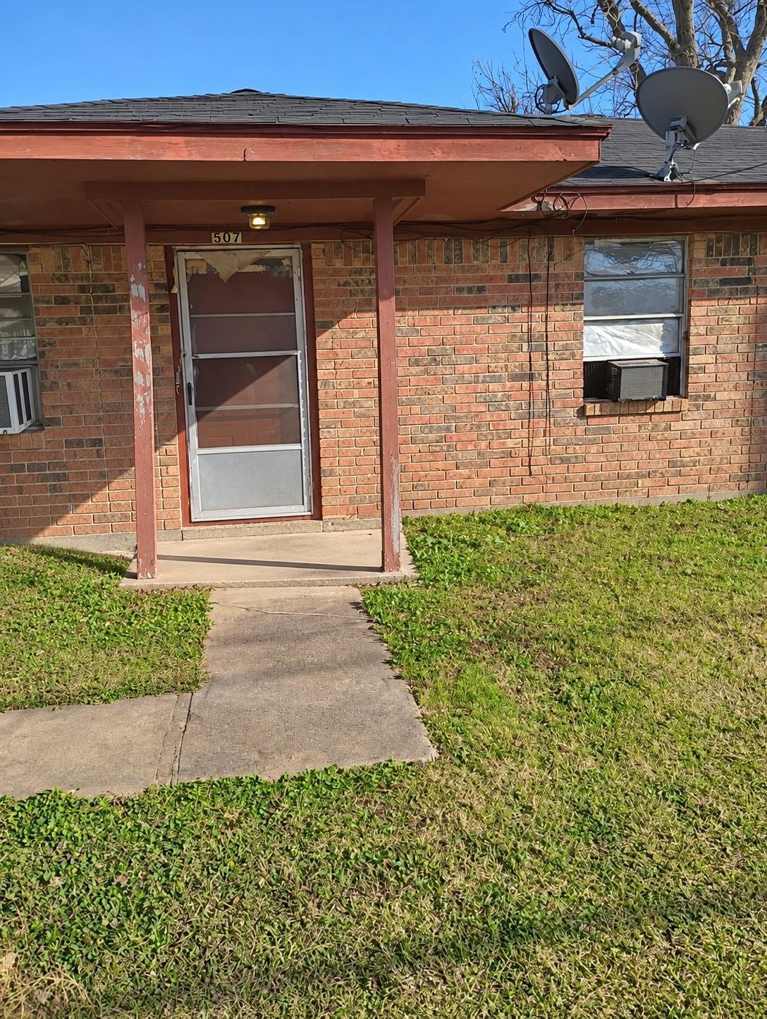 507 Correll Avenue, Wharton, TX 77488 — photo 2