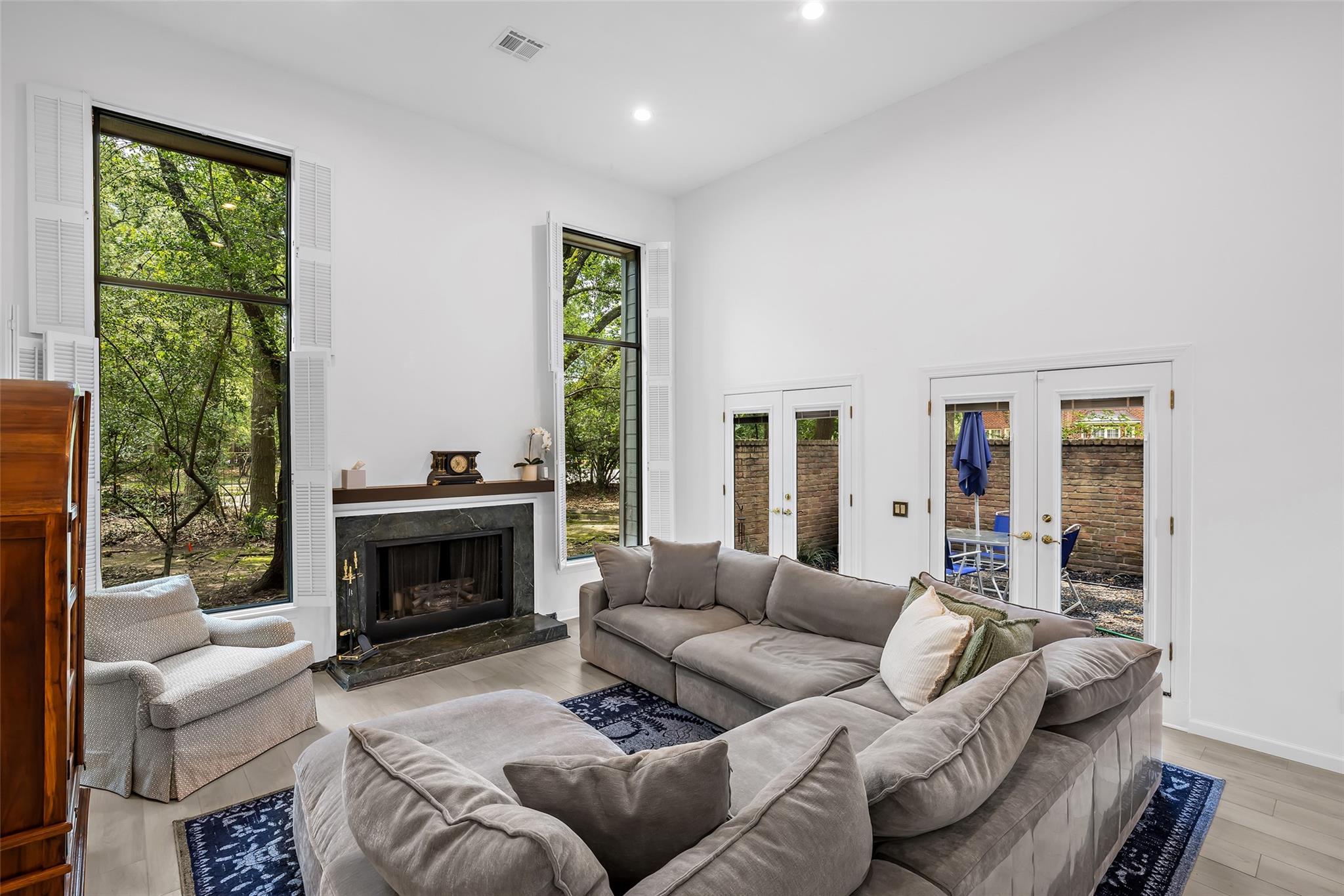208 Sugarberry Circle — photo