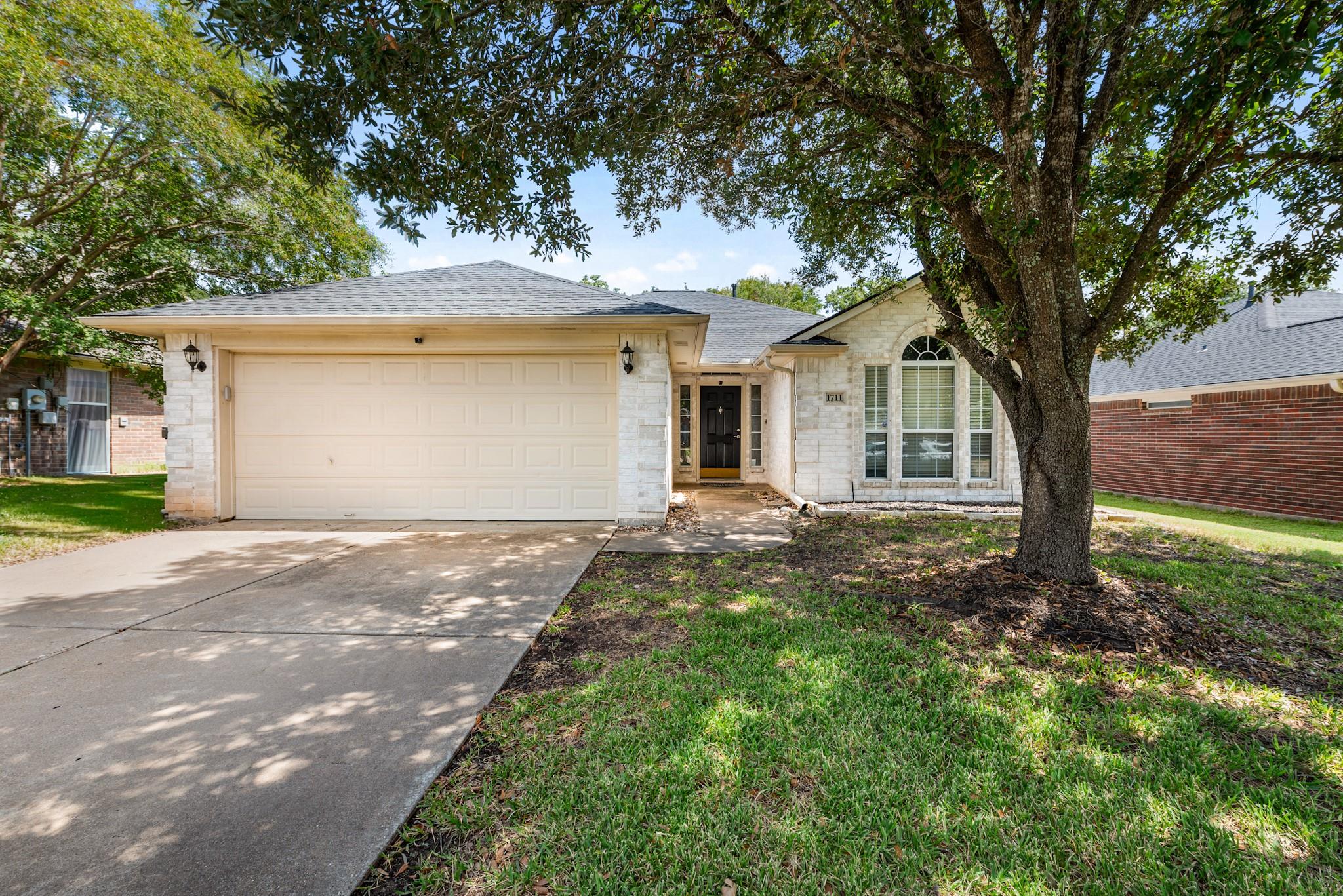 1711 Beaver Pond Court — photo