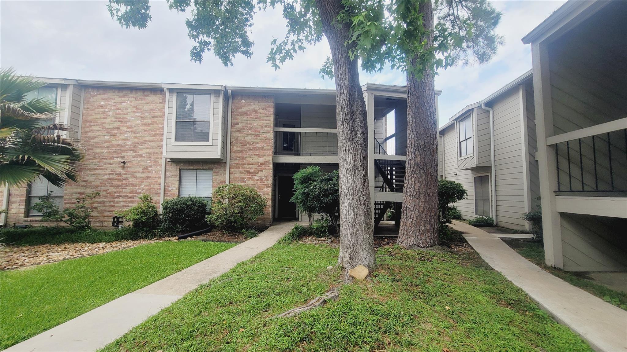 17331 Red Oak Drive #10 — photo