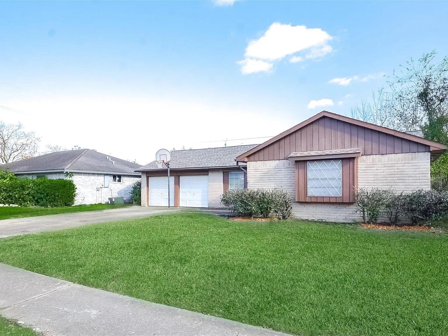 10119 Leawood — photo