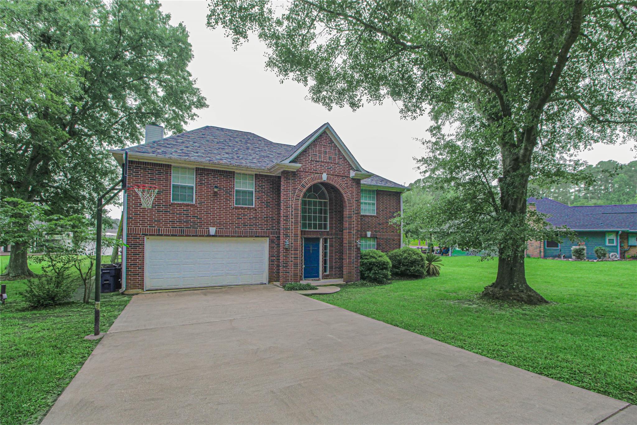 200 Lakefront Drive — photo