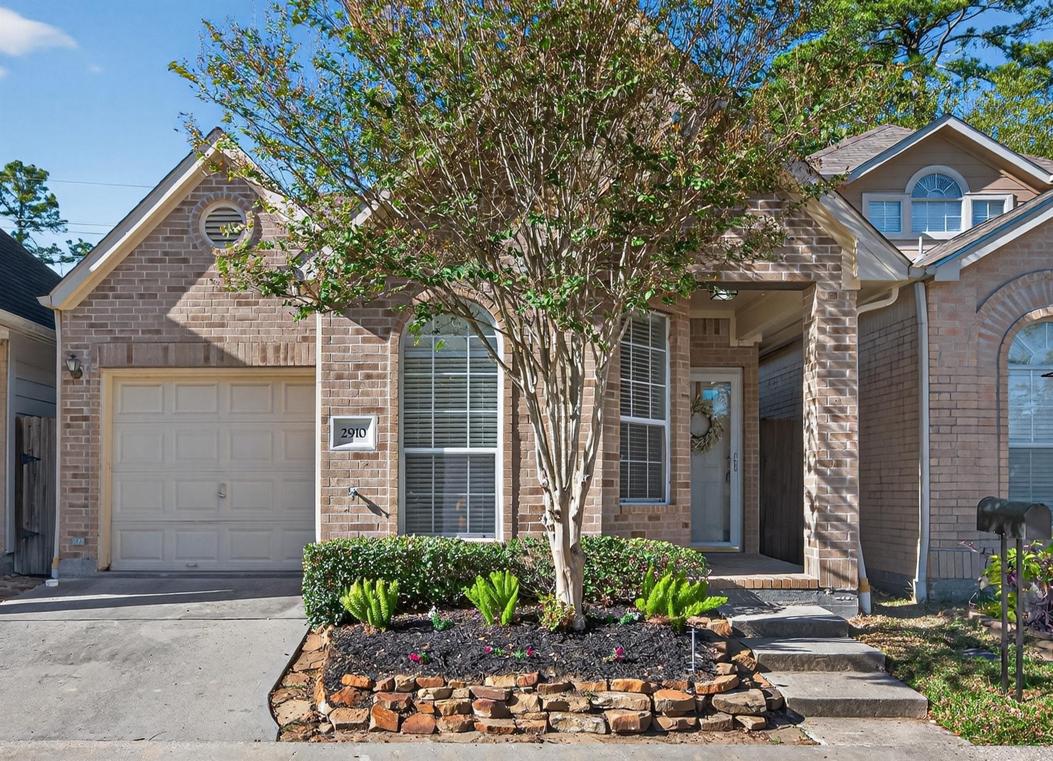 2910 Crescent Bend Road — photo